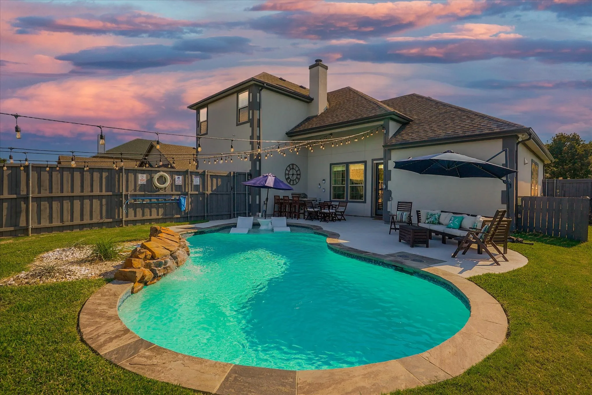 Single Family Residence For Rent in Dallas County , 4713 Highgate Lane, Rowlett, Texas 75088, 5 Bedroom, 3 Bathroom, 2 Garage spaces, 2,833 Sqft, built in 2018, mls#21304248, Real Estate Agent in Rowlett, Homes For Rent in Dallas county, Homes For Rent in Rowlett, Realtor in Rowlett Texas, Real Estate Brokerage Independent Realty Texas, Luminita Cordes Realtor