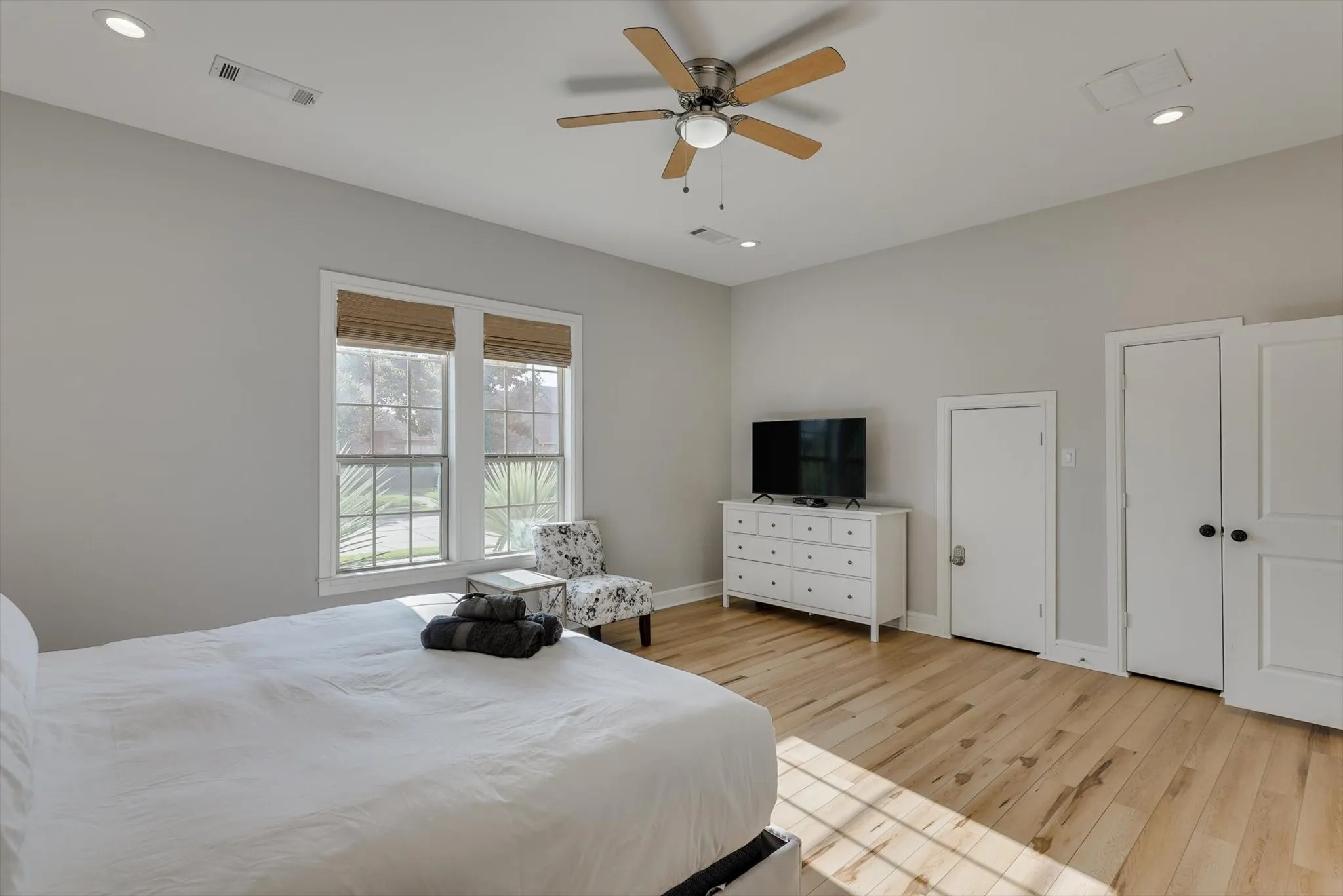 Single Family Residence For Rent in Dallas County , 4713 Highgate Lane, Rowlett, Texas 75088, 5 Bedroom, 3 Bathroom, 2 Garage spaces, 2,833 Sqft, built in 2018, mls#21304248, Real Estate Agent in Rowlett, Homes For Rent in Dallas county, Homes For Rent in Rowlett, Realtor in Rowlett Texas, Real Estate Brokerage Independent Realty Texas, Luminita Cordes Realtor