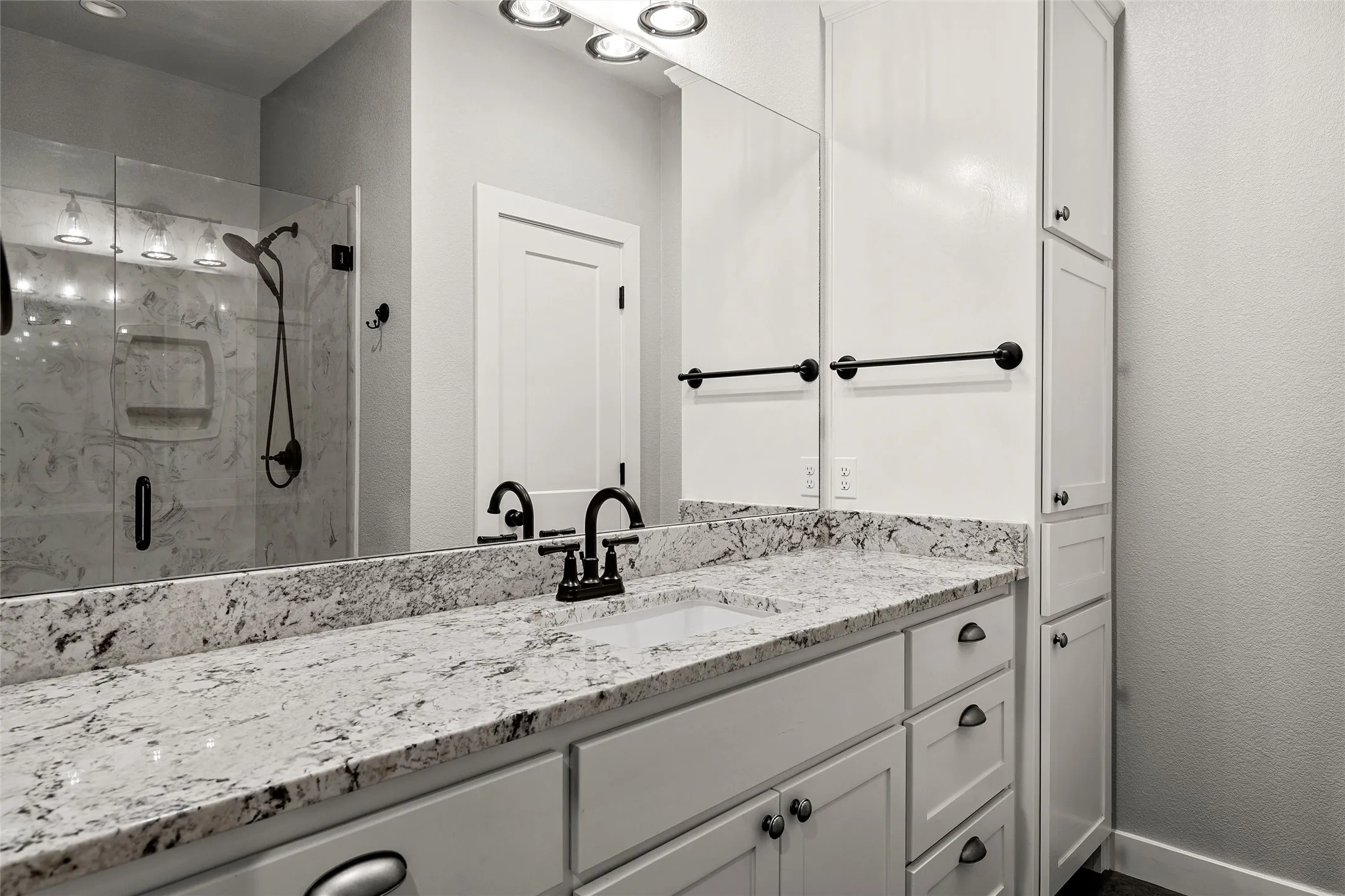 Single Family Residence For Sale in Mc Lennan County , 3226 Pine Avenue, Waco, Texas 76708, 3 Bedroom, 2 Bathroom, 2 Garage spaces, 1,330 Sqft, built in 2020, mls#21318061, Real Estate Agent in Waco, Homes For Sale in Mc Lennan county, Homes For Sale in Waco, Realtor in Waco Texas, Real Estate Brokerage Independent Realty Texas, Luminita Cordes Realtor