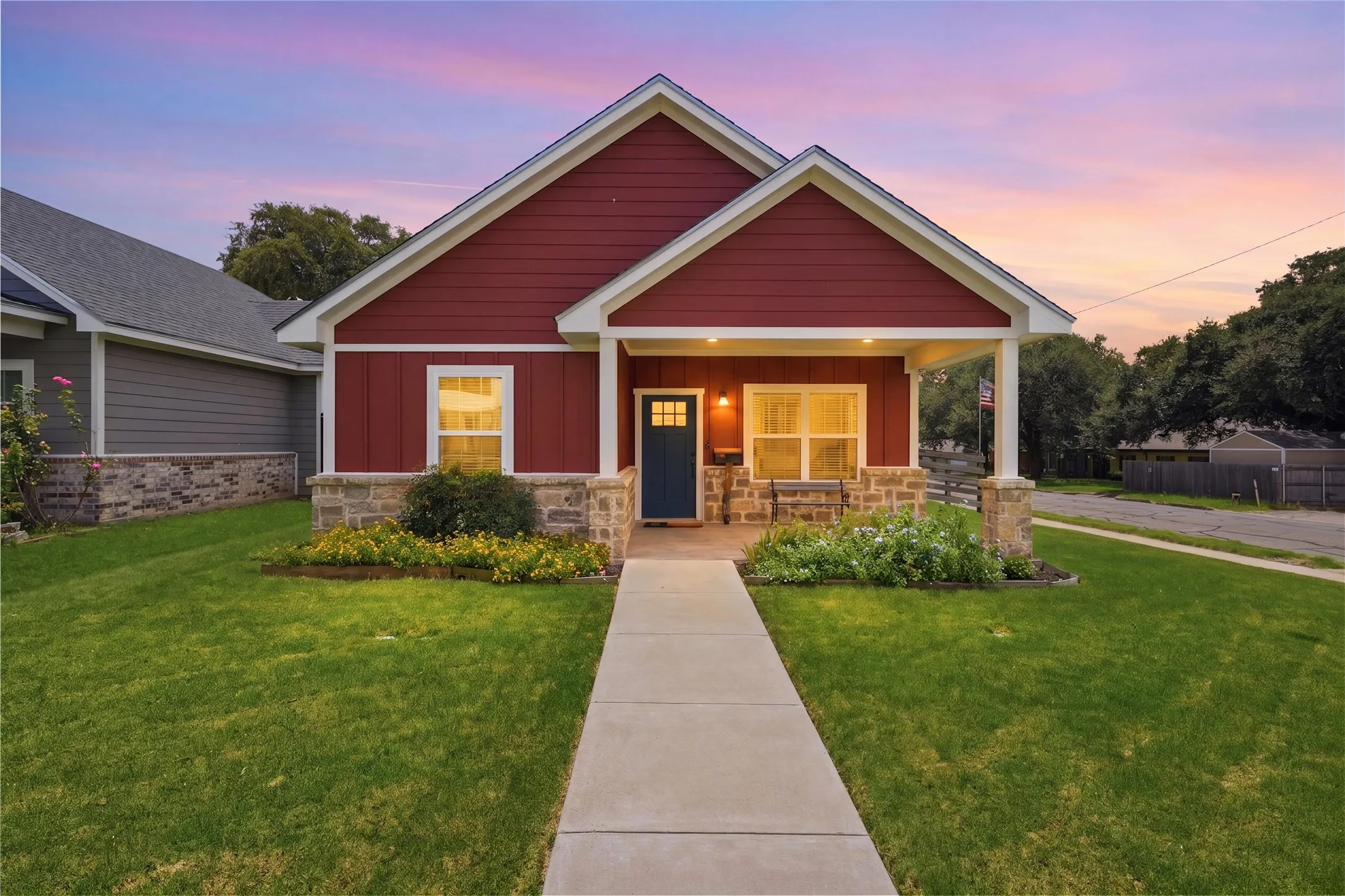 Single Family Residence For Sale in Mc Lennan County , 3226 Pine Avenue, Waco, Texas 76708, 3 Bedroom, 2 Bathroom, 2 Garage spaces, 1,330 Sqft, built in 2020, mls#21318061, Real Estate Agent in Waco, Homes For Sale in Mc Lennan county, Homes For Sale in Waco, Realtor in Waco Texas, Real Estate Brokerage Independent Realty Texas, Luminita Cordes Realtor