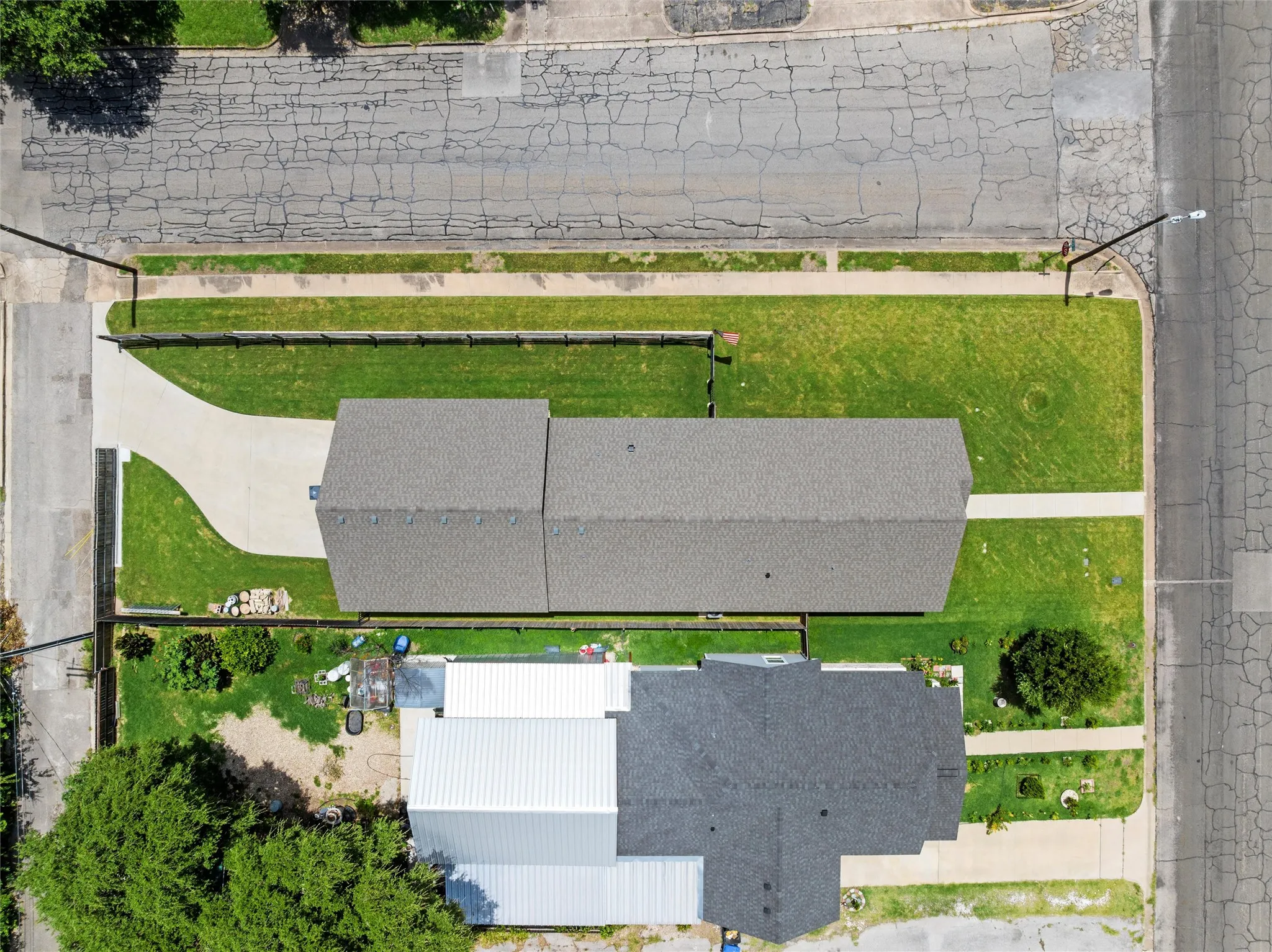 Single Family Residence For Sale in Mc Lennan County , 3226 Pine Avenue, Waco, Texas 76708, 3 Bedroom, 2 Bathroom, 2 Garage spaces, 1,330 Sqft, built in 2020, mls#21318061, Real Estate Agent in Waco, Homes For Sale in Mc Lennan county, Homes For Sale in Waco, Realtor in Waco Texas, Real Estate Brokerage Independent Realty Texas, Luminita Cordes Realtor