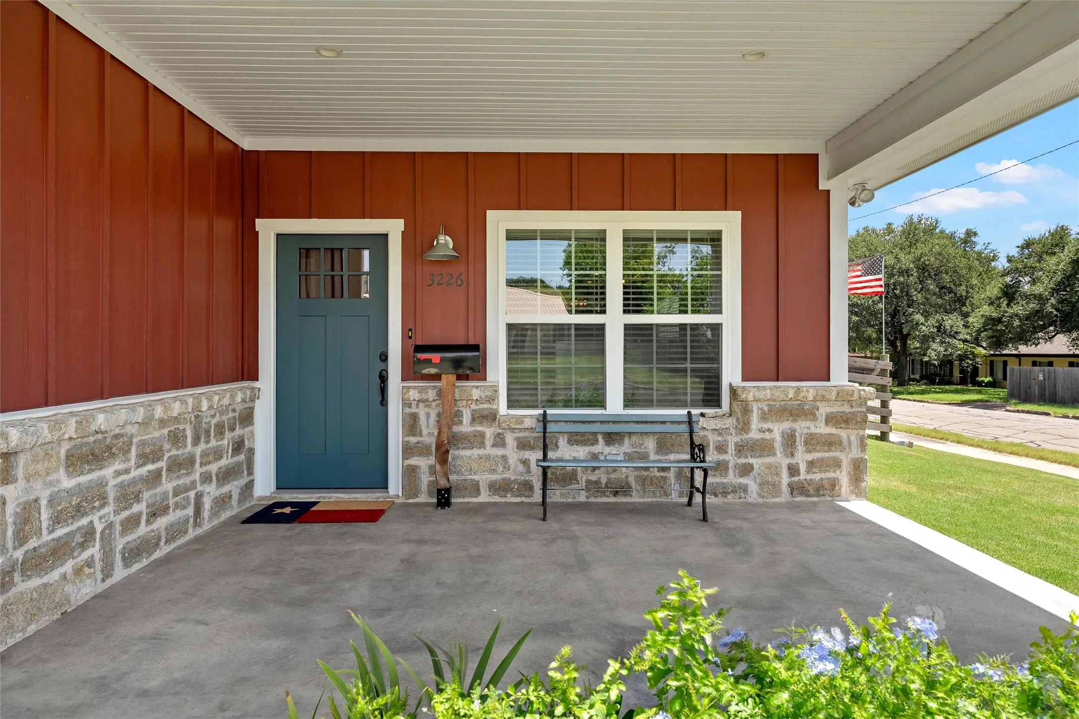 Single Family Residence For Sale in Mc Lennan County , 3226 Pine Avenue, Waco, Texas 76708, 3 Bedroom, 2 Bathroom, 2 Garage spaces, 1,330 Sqft, built in 2020, mls#21318061, Real Estate Agent in Waco, Homes For Sale in Mc Lennan county, Homes For Sale in Waco, Realtor in Waco Texas, Real Estate Brokerage Independent Realty Texas, Luminita Cordes Realtor