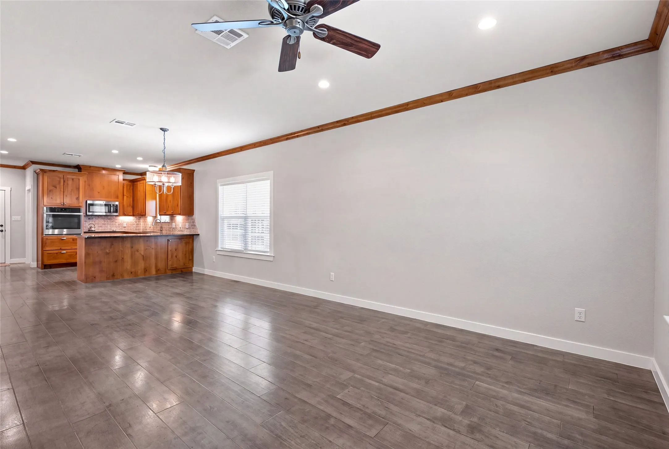 Single Family Residence For Sale in Mc Lennan County , 3226 Pine Avenue, Waco, Texas 76708, 3 Bedroom, 2 Bathroom, 2 Garage spaces, 1,330 Sqft, built in 2020, mls#21318061, Real Estate Agent in Waco, Homes For Sale in Mc Lennan county, Homes For Sale in Waco, Realtor in Waco Texas, Real Estate Brokerage Independent Realty Texas, Luminita Cordes Realtor