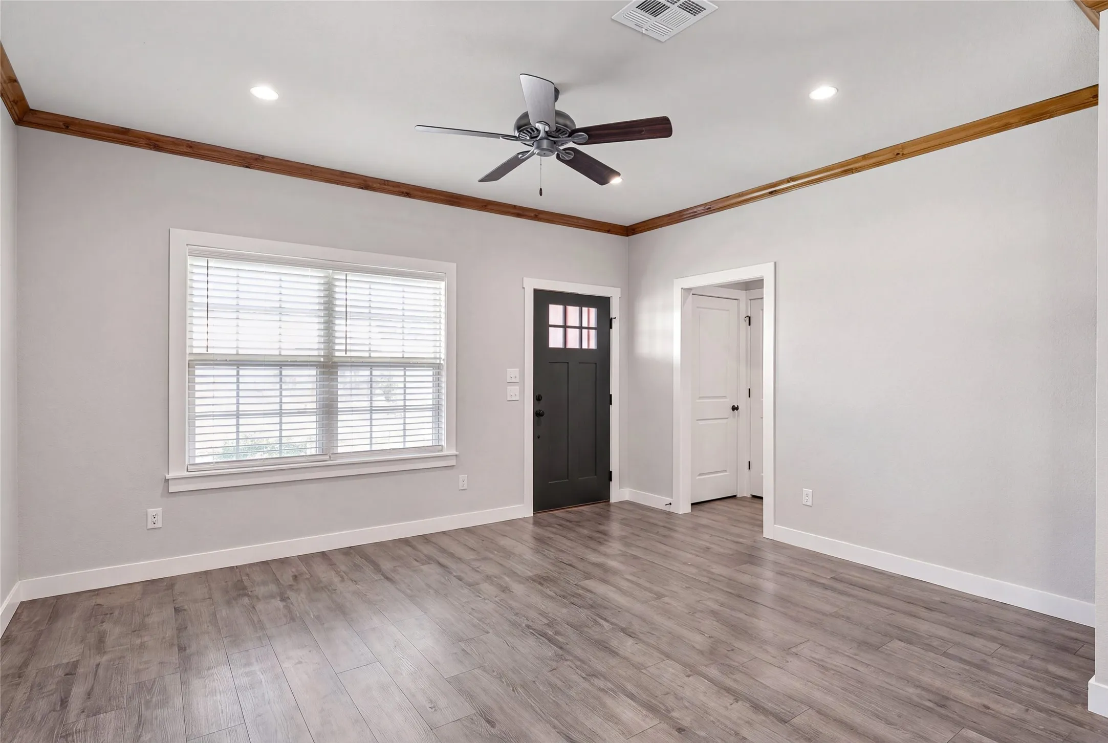 Single Family Residence For Sale in Mc Lennan County , 3226 Pine Avenue, Waco, Texas 76708, 3 Bedroom, 2 Bathroom, 2 Garage spaces, 1,330 Sqft, built in 2020, mls#21318061, Real Estate Agent in Waco, Homes For Sale in Mc Lennan county, Homes For Sale in Waco, Realtor in Waco Texas, Real Estate Brokerage Independent Realty Texas, Luminita Cordes Realtor