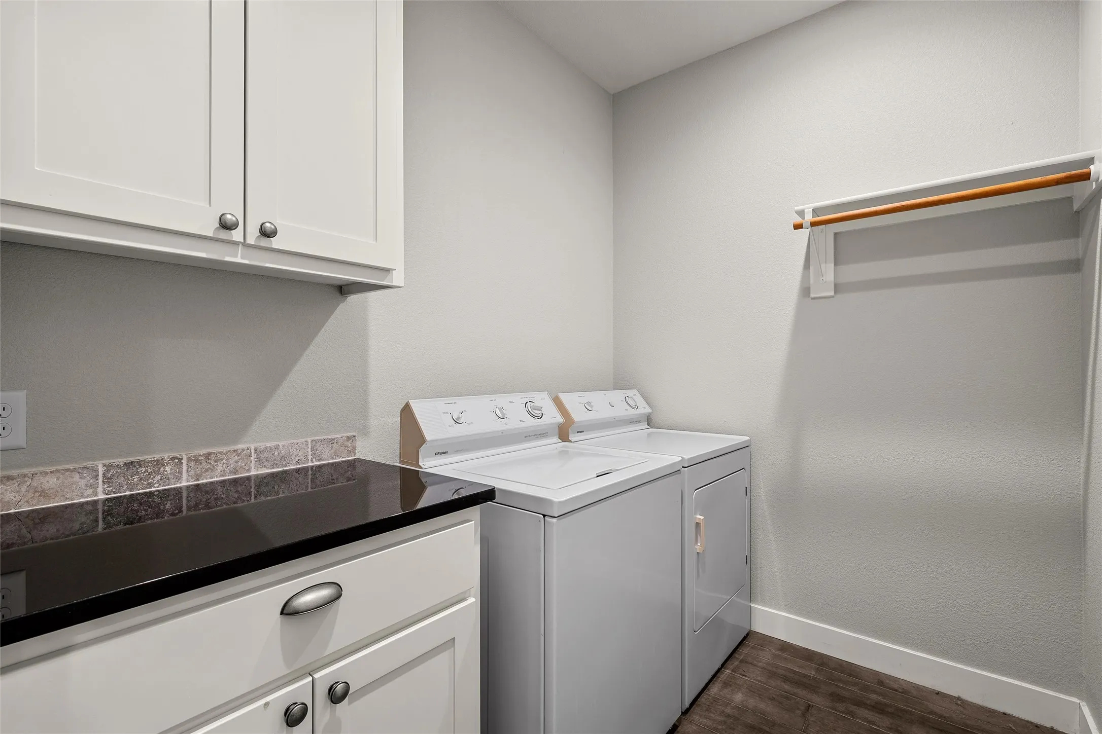 Single Family Residence For Sale in Mc Lennan County , 3226 Pine Avenue, Waco, Texas 76708, 3 Bedroom, 2 Bathroom, 2 Garage spaces, 1,330 Sqft, built in 2020, mls#21318061, Real Estate Agent in Waco, Homes For Sale in Mc Lennan county, Homes For Sale in Waco, Realtor in Waco Texas, Real Estate Brokerage Independent Realty Texas, Luminita Cordes Realtor