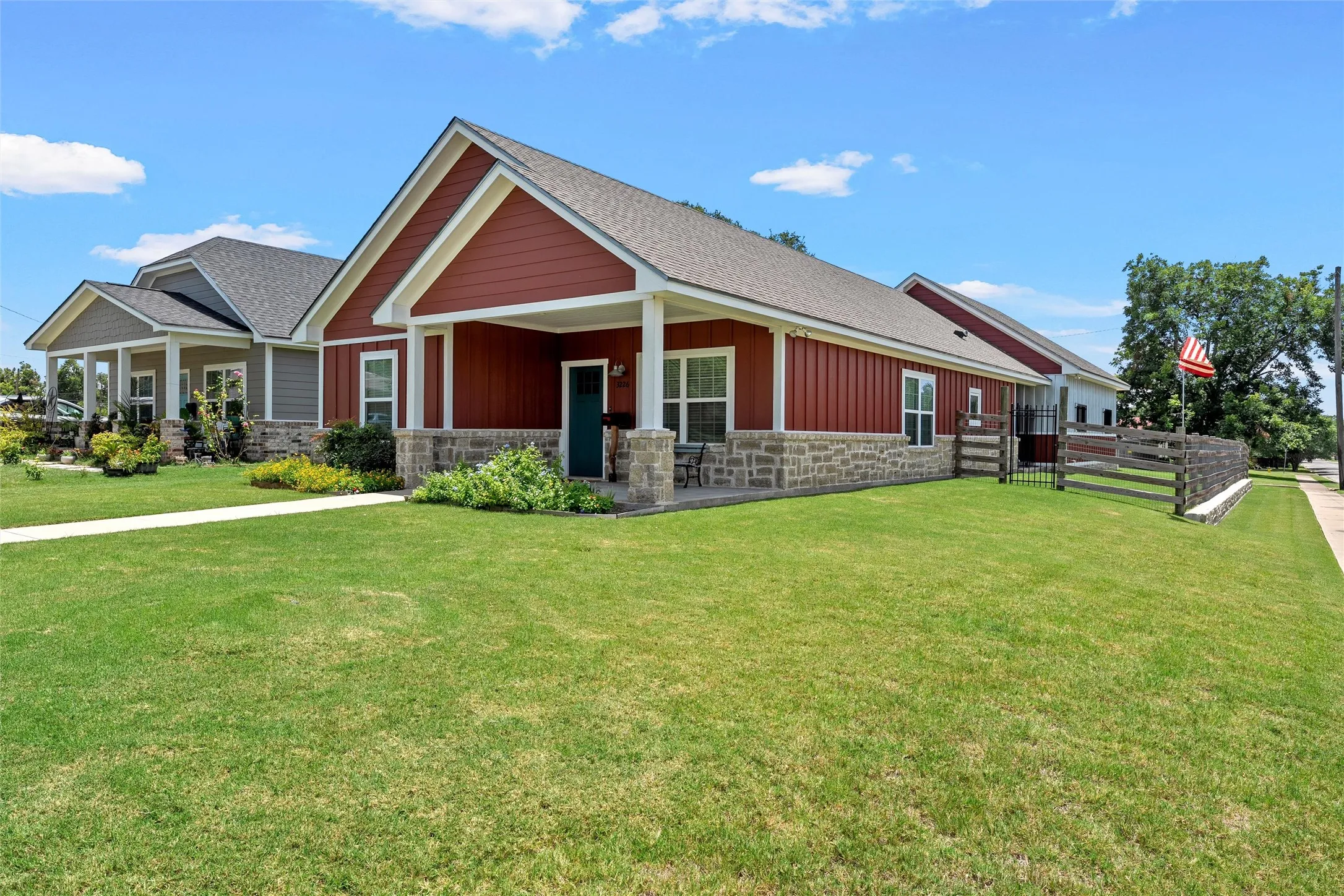 Single Family Residence For Sale in Mc Lennan County , 3226 Pine Avenue, Waco, Texas 76708, 3 Bedroom, 2 Bathroom, 2 Garage spaces, 1,330 Sqft, built in 2020, mls#21318061, Real Estate Agent in Waco, Homes For Sale in Mc Lennan county, Homes For Sale in Waco, Realtor in Waco Texas, Real Estate Brokerage Independent Realty Texas, Luminita Cordes Realtor