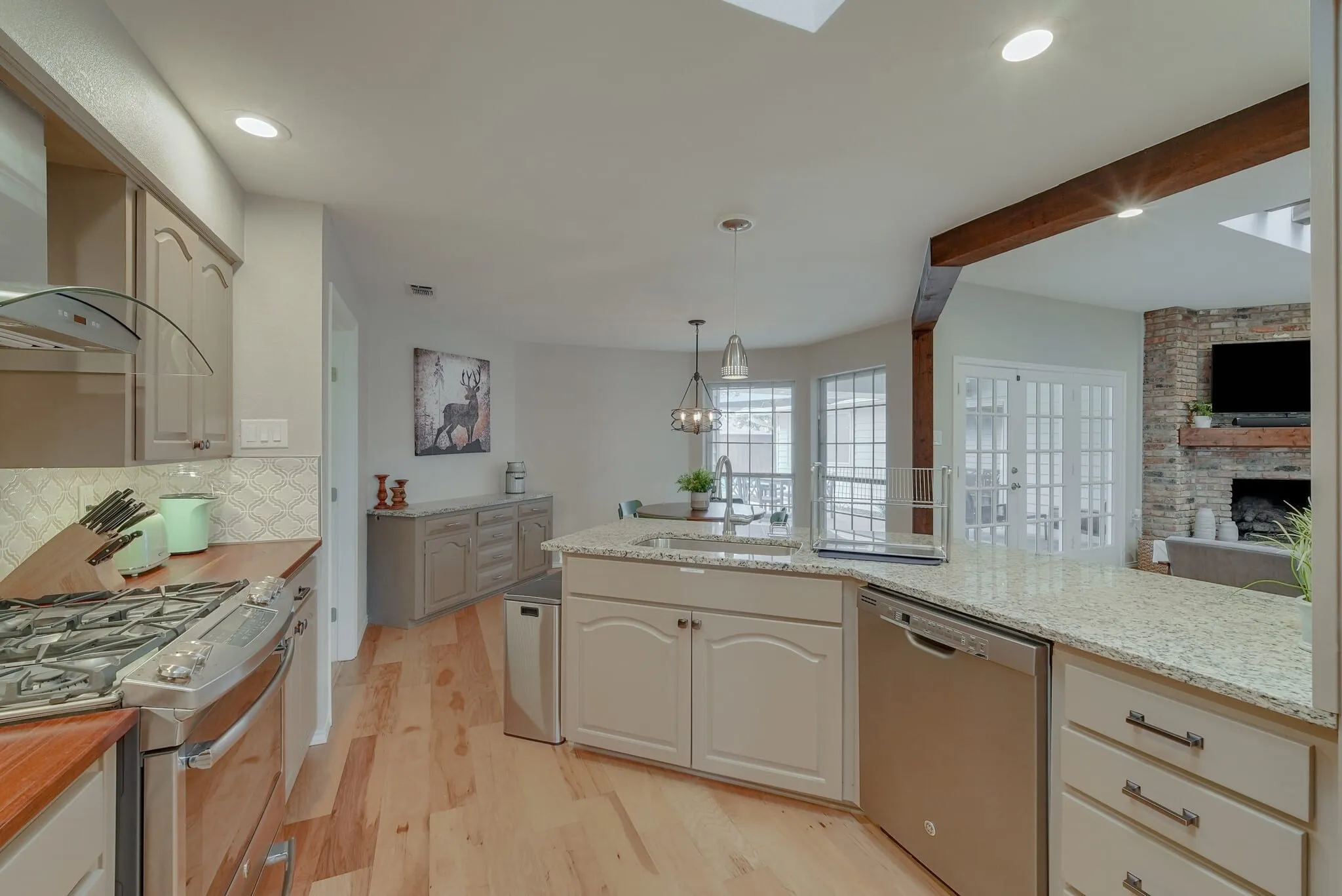Single Family Residence For Rent in Dallas County , 502 Stillmeadow Drive, Richardson, Texas 75081, 5 Bedroom, 3 Bathroom, 2 Garage spaces, 2,401 Sqft, built in 1975, mls#21305180, Real Estate Agent in Richardson, Homes For Rent in Dallas county, Homes For Rent in Richardson, Realtor in Richardson Texas, Real Estate Brokerage Independent Realty Texas, Luminita Cordes Realtor