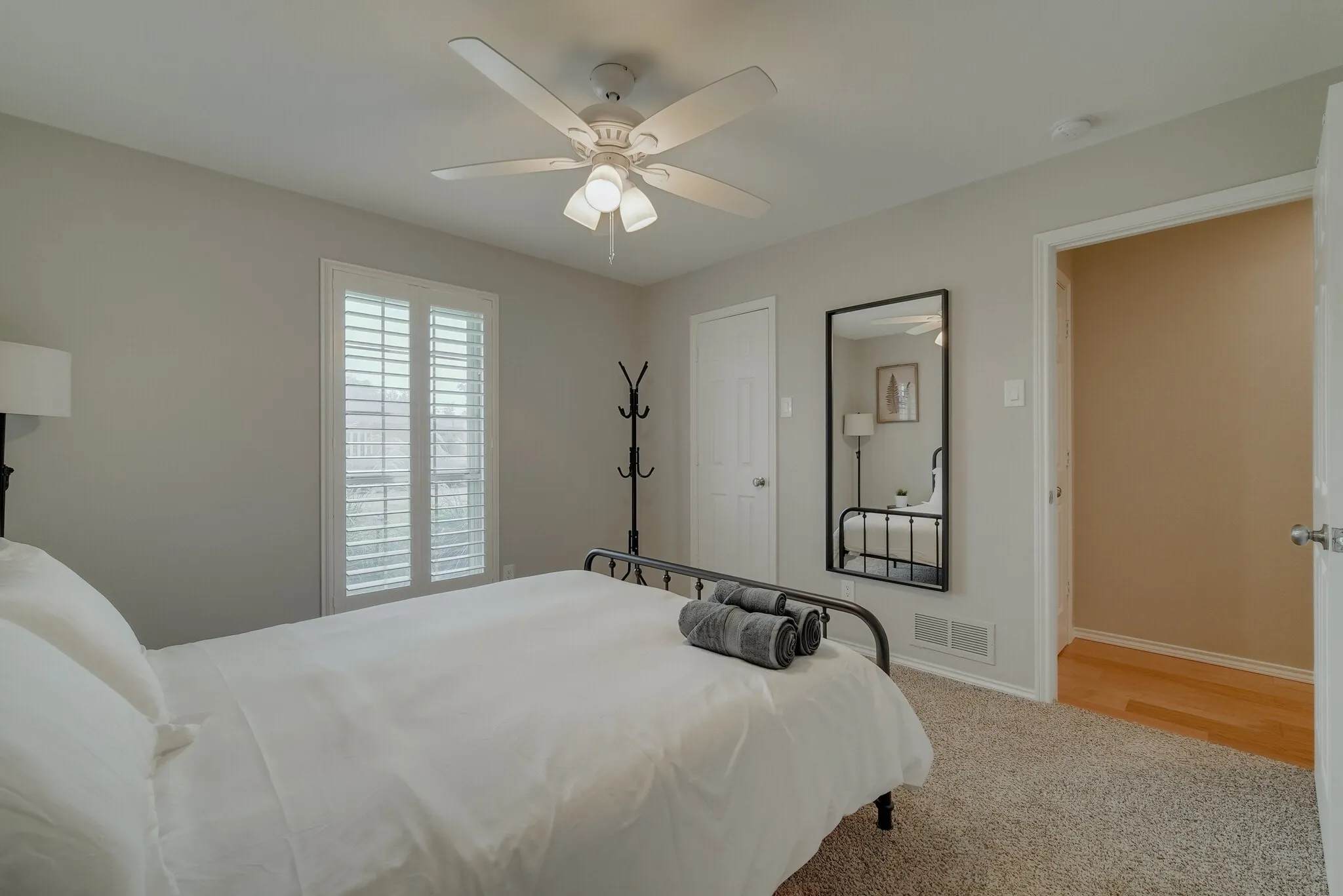 Single Family Residence For Rent in Dallas County , 502 Stillmeadow Drive, Richardson, Texas 75081, 5 Bedroom, 3 Bathroom, 2 Garage spaces, 2,401 Sqft, built in 1975, mls#21305180, Real Estate Agent in Richardson, Homes For Rent in Dallas county, Homes For Rent in Richardson, Realtor in Richardson Texas, Real Estate Brokerage Independent Realty Texas, Luminita Cordes Realtor