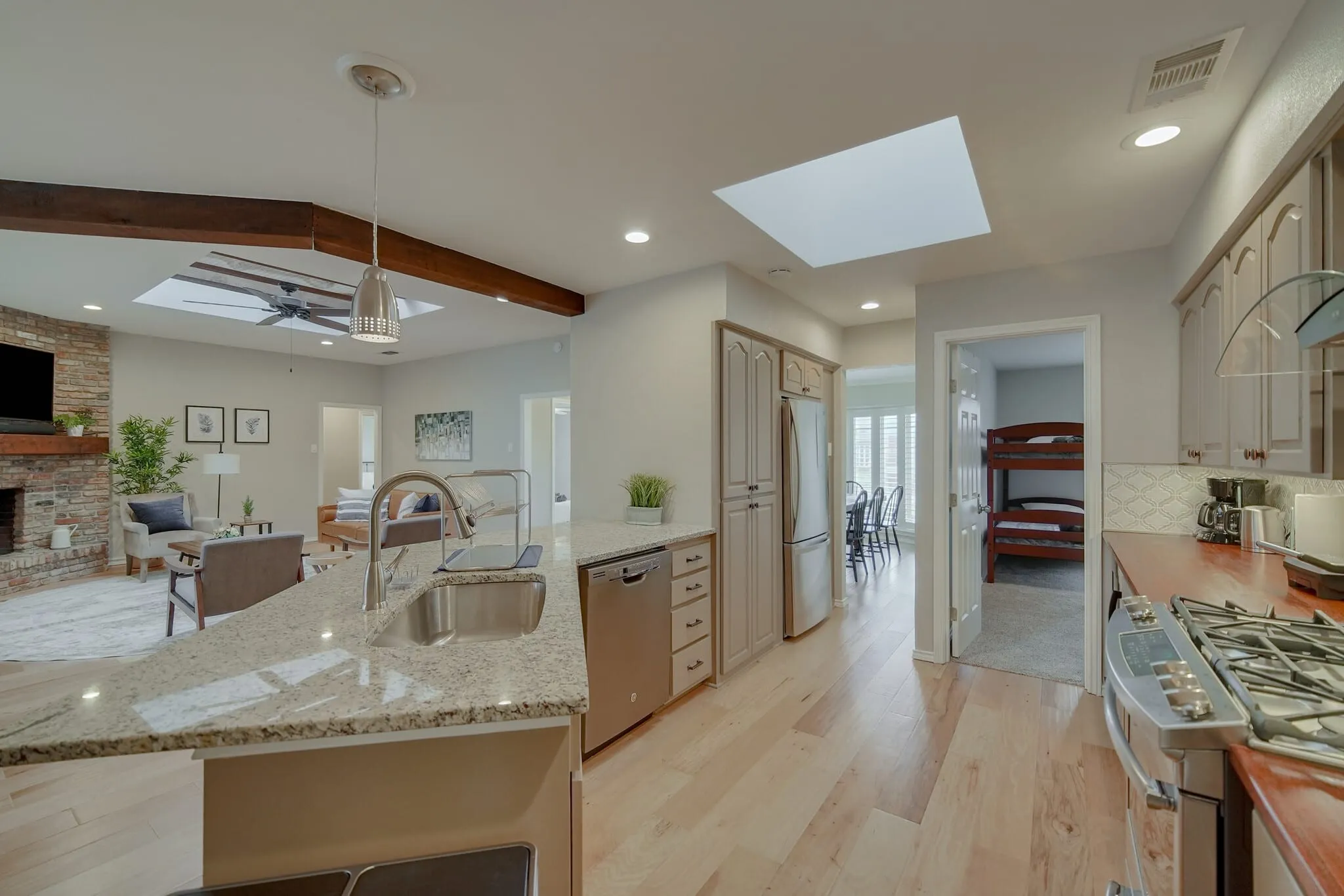 Single Family Residence For Rent in Dallas County , 502 Stillmeadow Drive, Richardson, Texas 75081, 5 Bedroom, 3 Bathroom, 2 Garage spaces, 2,401 Sqft, built in 1975, mls#21305180, Real Estate Agent in Richardson, Homes For Rent in Dallas county, Homes For Rent in Richardson, Realtor in Richardson Texas, Real Estate Brokerage Independent Realty Texas, Luminita Cordes Realtor