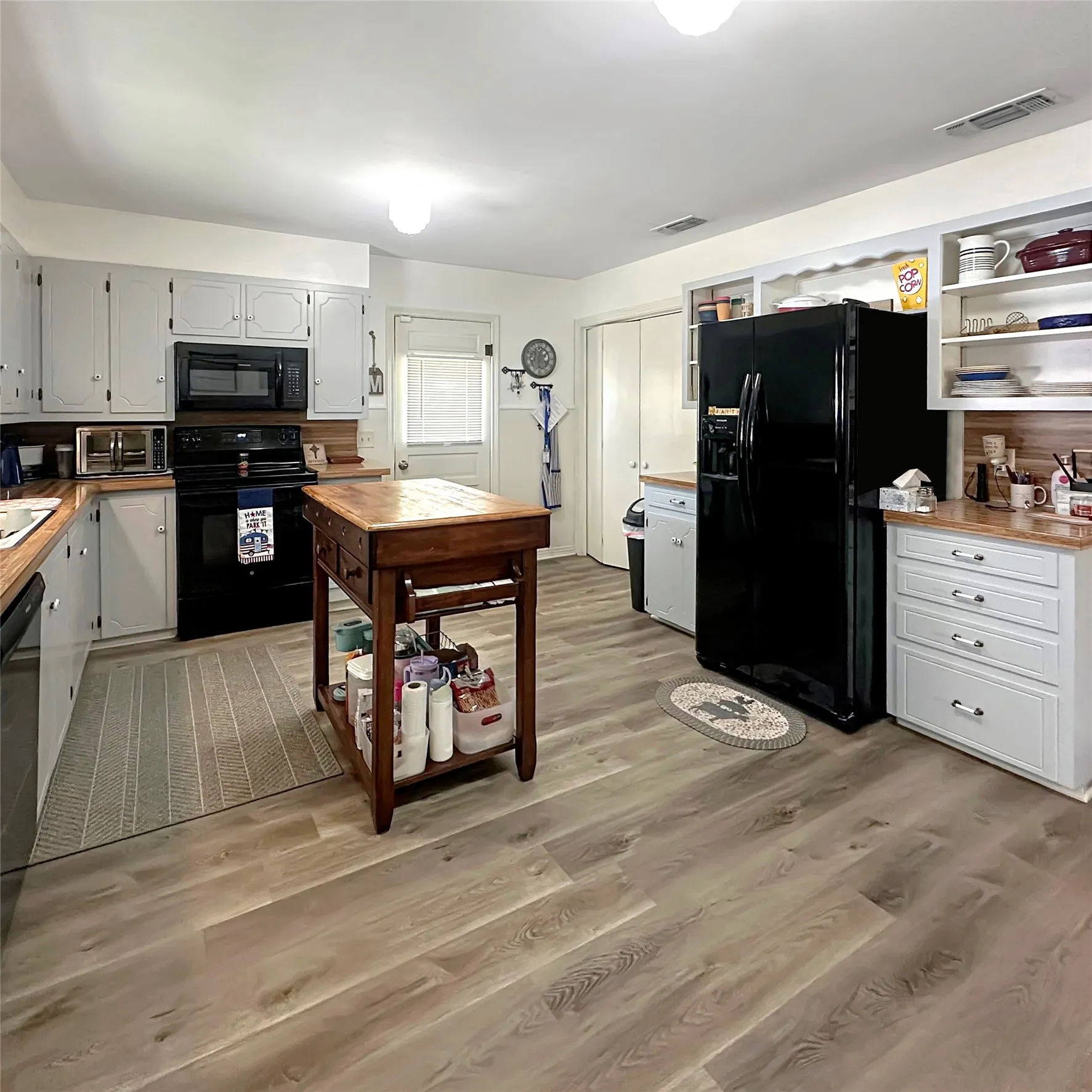 Single Family Residence For Sale in Brown County , 3412 4th Street, Brownwood, Texas 76801, 3 Bedroom, 2 Bathroom, 2 Garage spaces, 1,989 Sqft, built in 1994, mls#21314926, Real Estate Agent in Brownwood, Homes For Sale in Brown county, Homes For Sale in Brownwood, Realtor in Brownwood Texas, Real Estate Brokerage Independent Realty Texas, Luminita Cordes Realtor