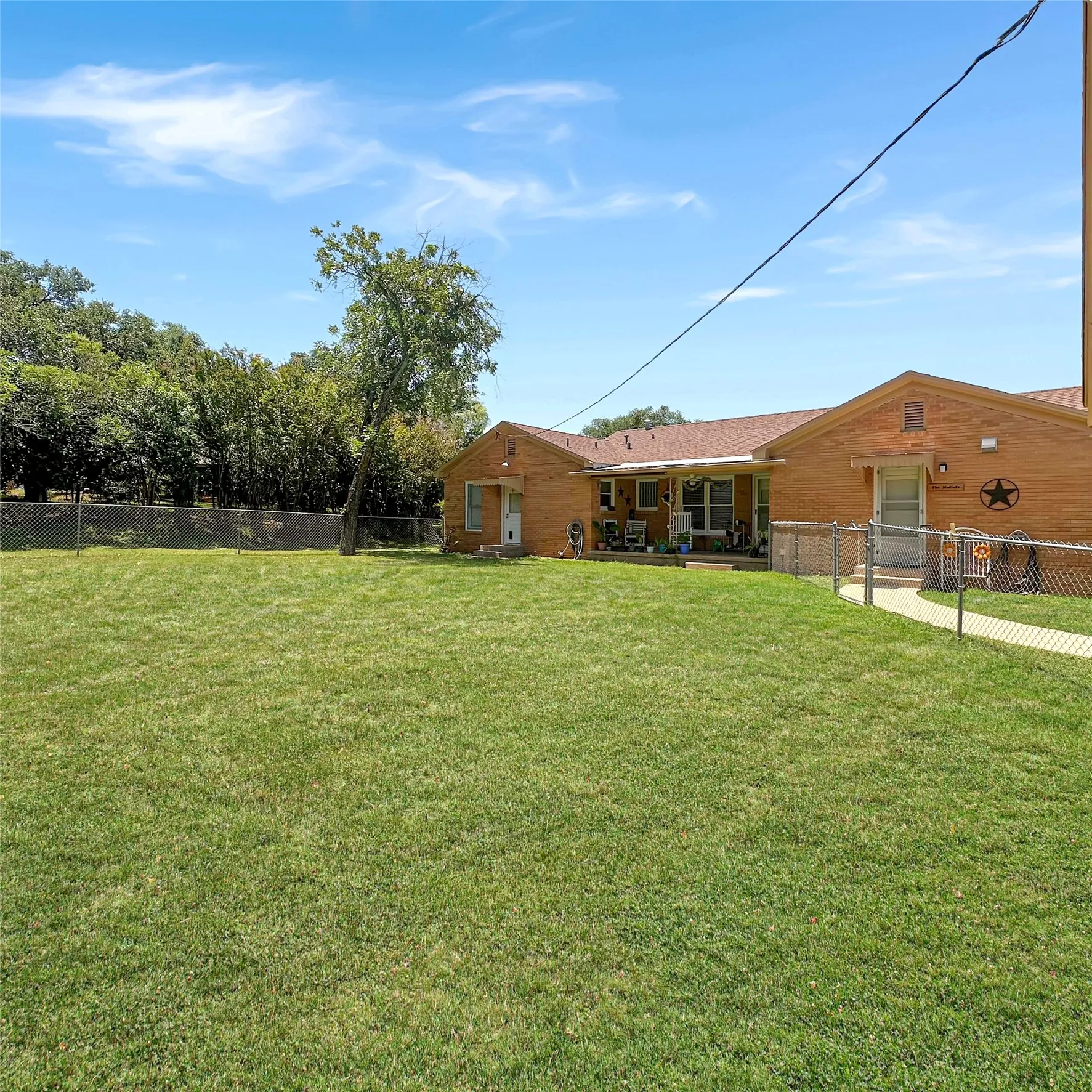 Single Family Residence For Sale in Brown County , 3412 4th Street, Brownwood, Texas 76801, 3 Bedroom, 2 Bathroom, 2 Garage spaces, 1,989 Sqft, built in 1994, mls#21314926, Real Estate Agent in Brownwood, Homes For Sale in Brown county, Homes For Sale in Brownwood, Realtor in Brownwood Texas, Real Estate Brokerage Independent Realty Texas, Luminita Cordes Realtor