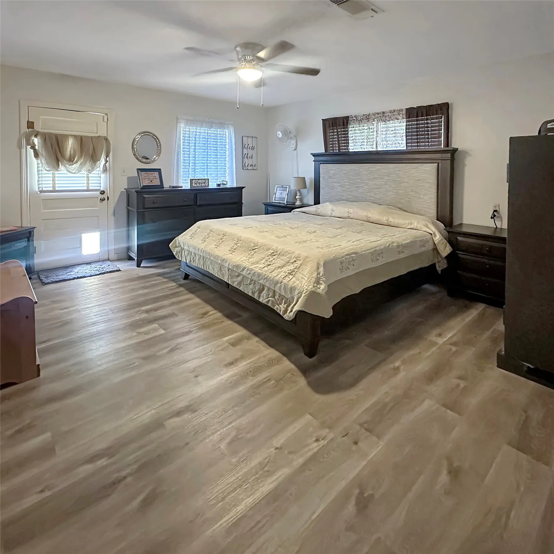 Single Family Residence For Sale in Brown County , 3412 4th Street, Brownwood, Texas 76801, 3 Bedroom, 2 Bathroom, 2 Garage spaces, 1,989 Sqft, built in 1994, mls#21314926, Real Estate Agent in Brownwood, Homes For Sale in Brown county, Homes For Sale in Brownwood, Realtor in Brownwood Texas, Real Estate Brokerage Independent Realty Texas, Luminita Cordes Realtor