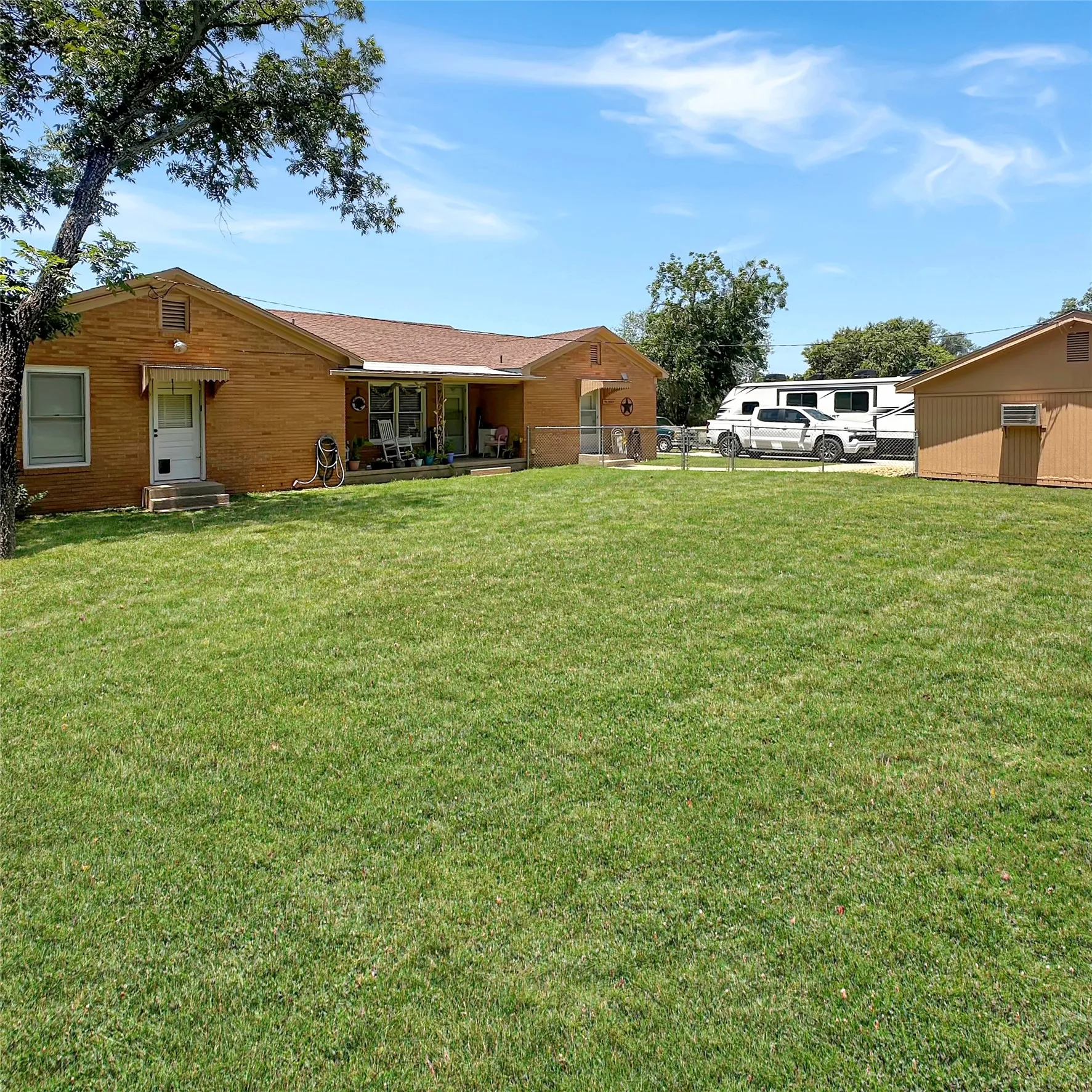 Single Family Residence For Sale in Brown County , 3412 4th Street, Brownwood, Texas 76801, 3 Bedroom, 2 Bathroom, 2 Garage spaces, 1,989 Sqft, built in 1994, mls#21314926, Real Estate Agent in Brownwood, Homes For Sale in Brown county, Homes For Sale in Brownwood, Realtor in Brownwood Texas, Real Estate Brokerage Independent Realty Texas, Luminita Cordes Realtor