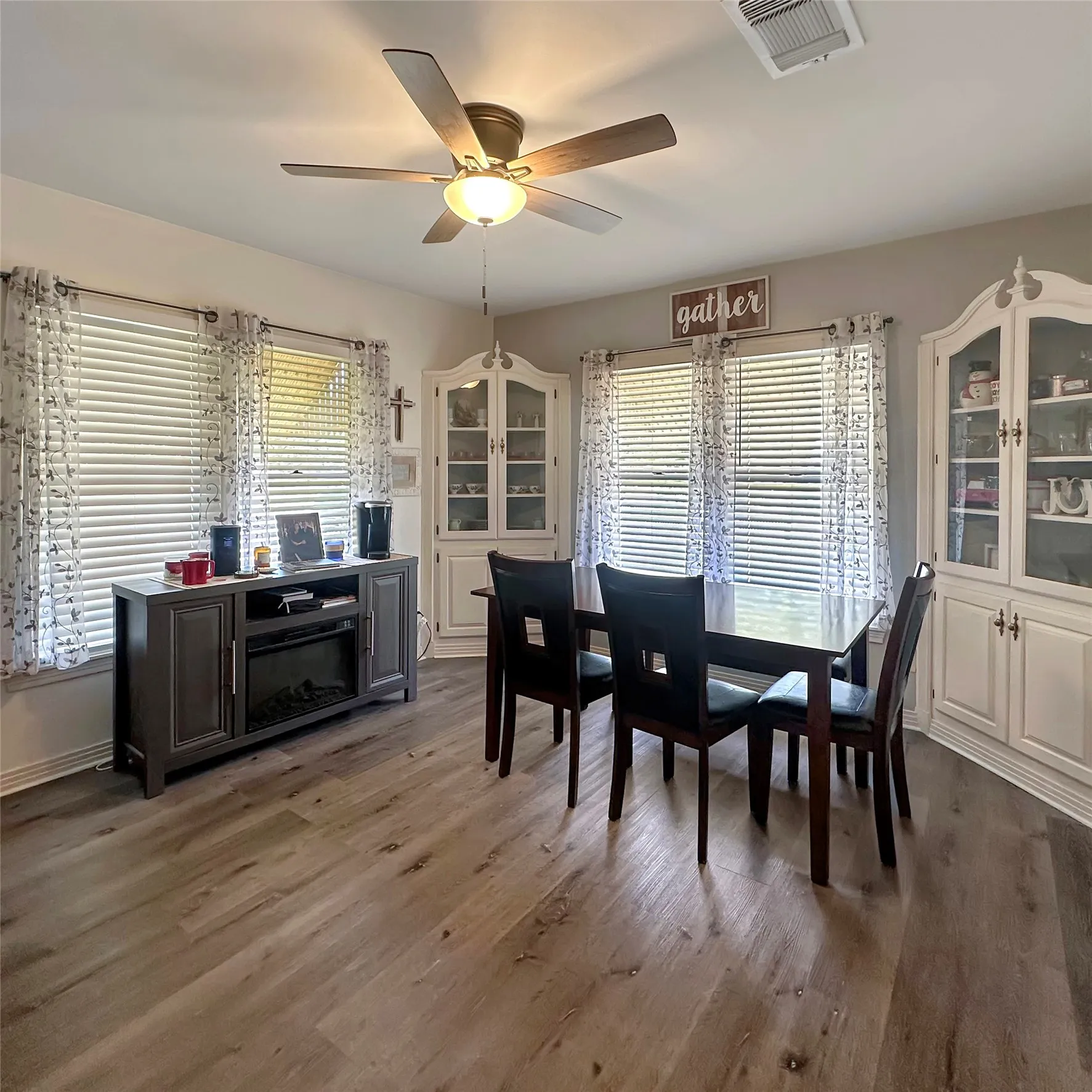 Single Family Residence For Sale in Brown County , 3412 4th Street, Brownwood, Texas 76801, 3 Bedroom, 2 Bathroom, 2 Garage spaces, 1,989 Sqft, built in 1994, mls#21314926, Real Estate Agent in Brownwood, Homes For Sale in Brown county, Homes For Sale in Brownwood, Realtor in Brownwood Texas, Real Estate Brokerage Independent Realty Texas, Luminita Cordes Realtor