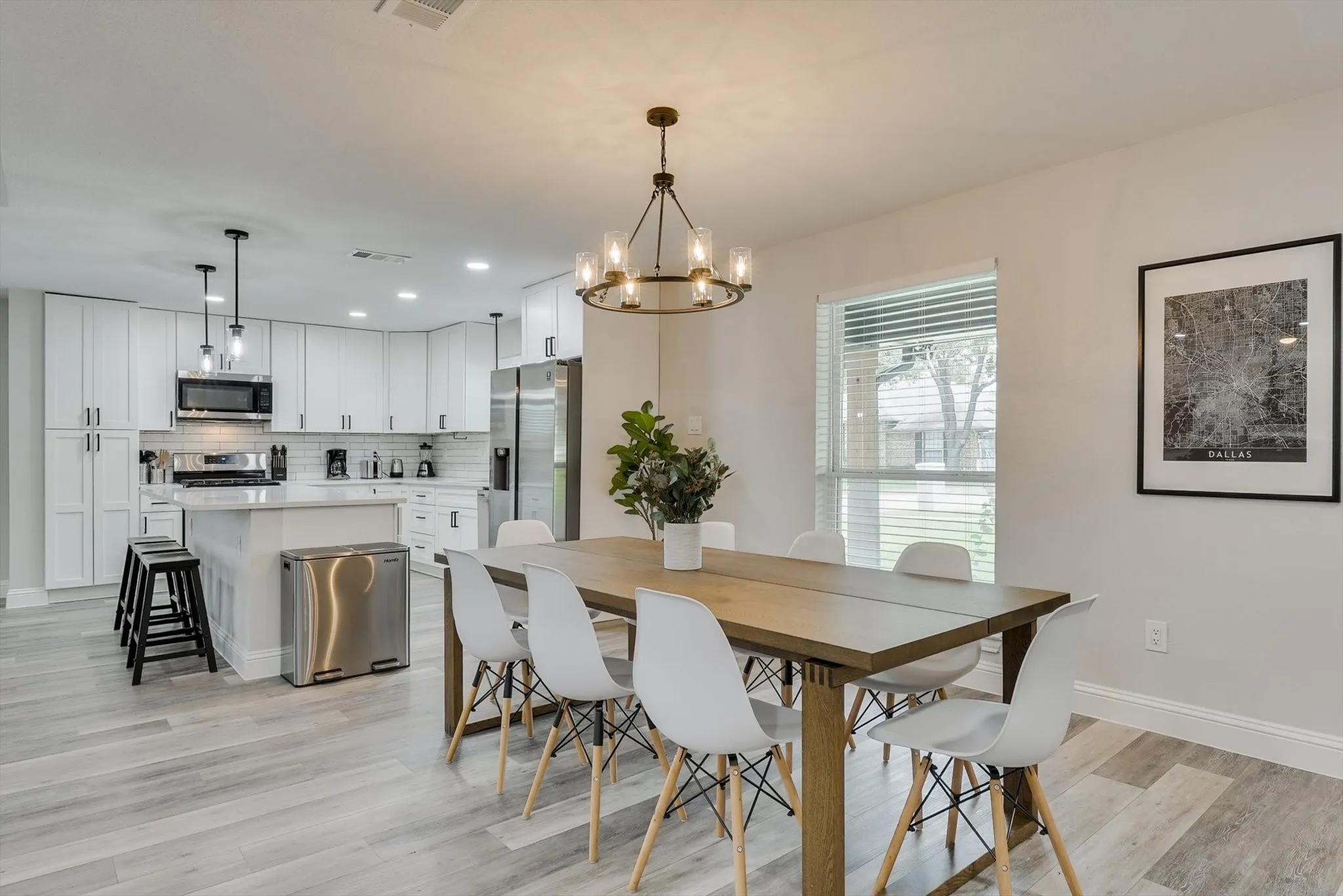 Single Family Residence For Rent in Dallas County , 3921 Amy Avenue, Garland, Texas 75043, 4 Bedroom, 4 Bathroom, 2 Garage spaces, 2,836 Sqft, built in 1979, mls#21305220, Real Estate Agent in Garland, Homes For Rent in Dallas county, Homes For Rent in Garland, Realtor in Garland Texas, Real Estate Brokerage Independent Realty Texas, Luminita Cordes Realtor