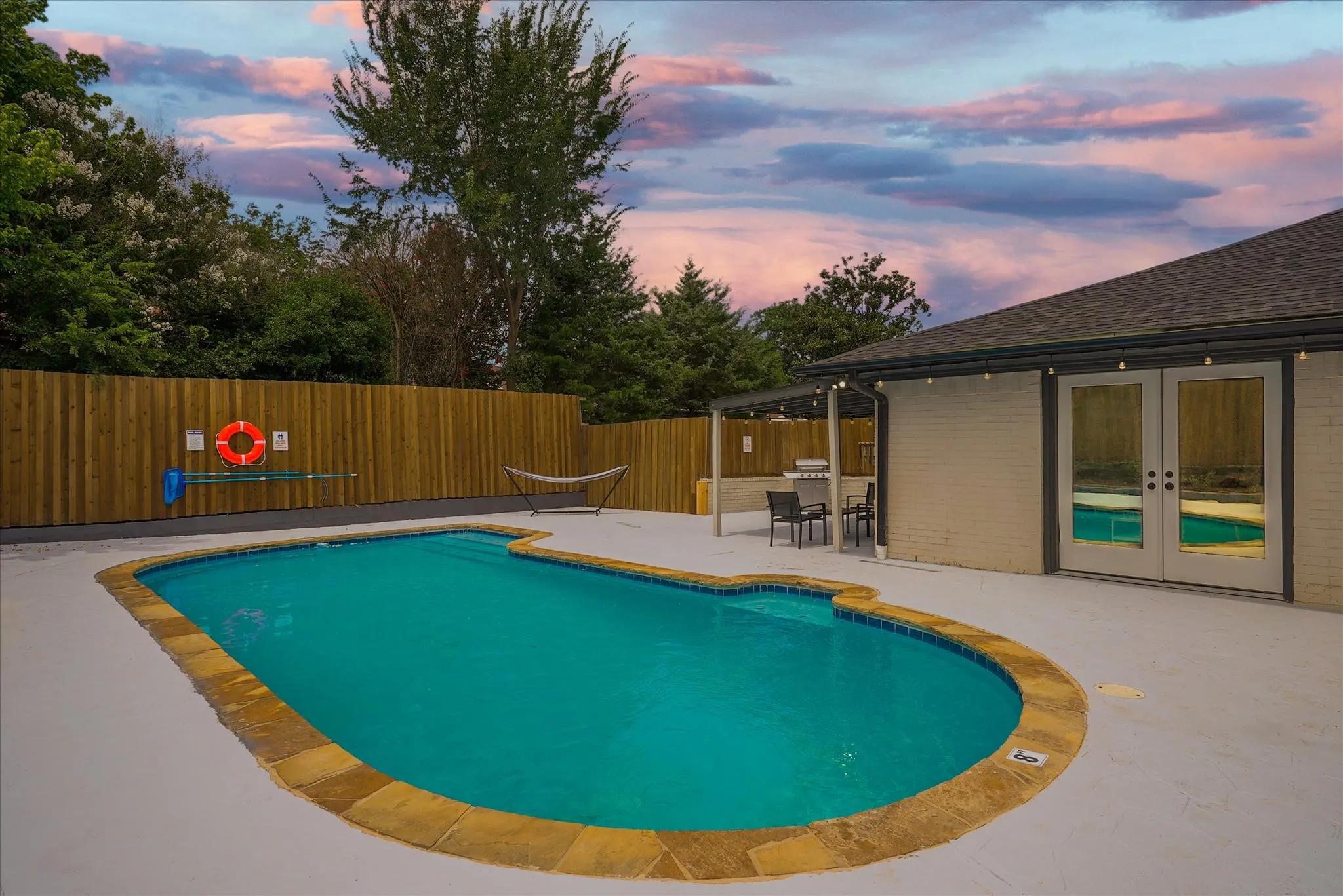 Single Family Residence For Rent in Dallas County , 3921 Amy Avenue, Garland, Texas 75043, 4 Bedroom, 4 Bathroom, 2 Garage spaces, 2,836 Sqft, built in 1979, mls#21305220, Real Estate Agent in Garland, Homes For Rent in Dallas county, Homes For Rent in Garland, Realtor in Garland Texas, Real Estate Brokerage Independent Realty Texas, Luminita Cordes Realtor