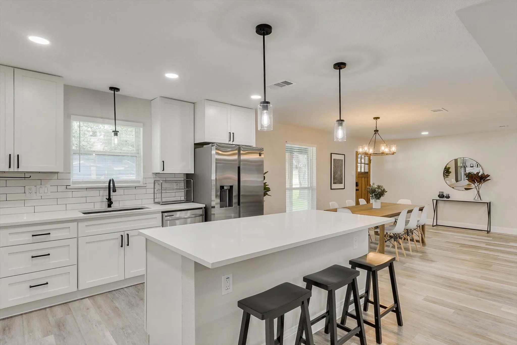 Single Family Residence For Rent in Dallas County , 3921 Amy Avenue, Garland, Texas 75043, 4 Bedroom, 4 Bathroom, 2 Garage spaces, 2,836 Sqft, built in 1979, mls#21305220, Real Estate Agent in Garland, Homes For Rent in Dallas county, Homes For Rent in Garland, Realtor in Garland Texas, Real Estate Brokerage Independent Realty Texas, Luminita Cordes Realtor
