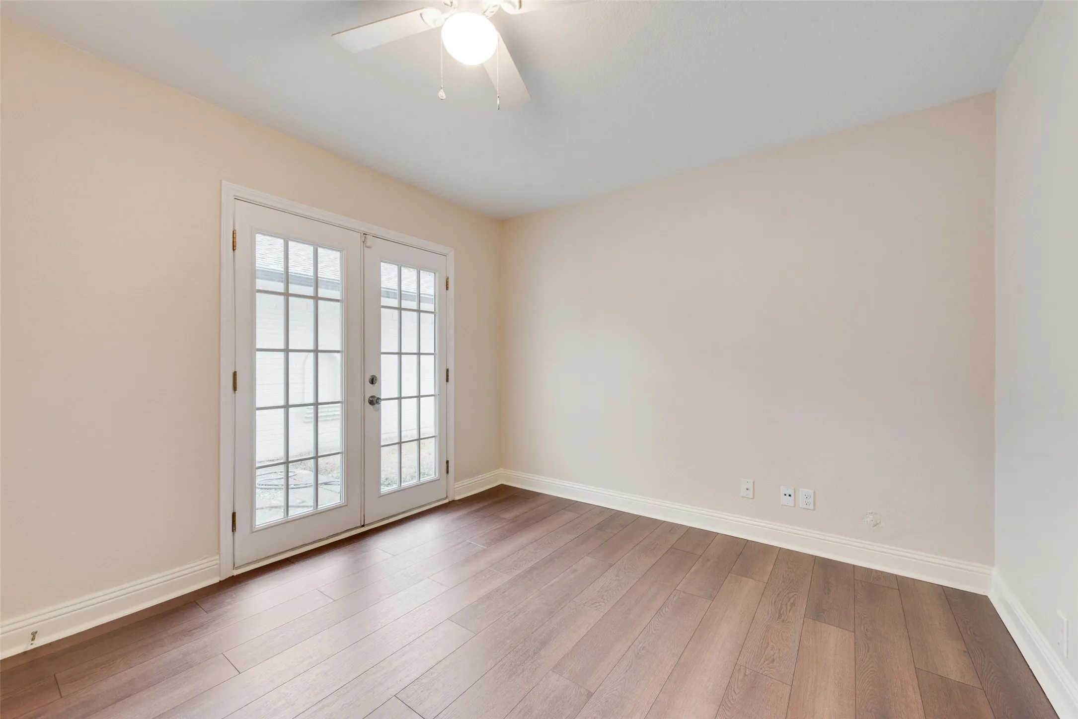 Triplex For Rent in Dallas County , 14722 Overview Drive, Dallas, Texas 75254, 3 Bedroom, 3 Bathroom, 2 Garage spaces, 2,091 Sqft, built in 1968, mls#21320432, Real Estate Agent in Dallas, Homes For Rent in Dallas county, Homes For Rent in Dallas, Realtor in Dallas Texas, Real Estate Brokerage Independent Realty Texas, Luminita Cordes Realtor