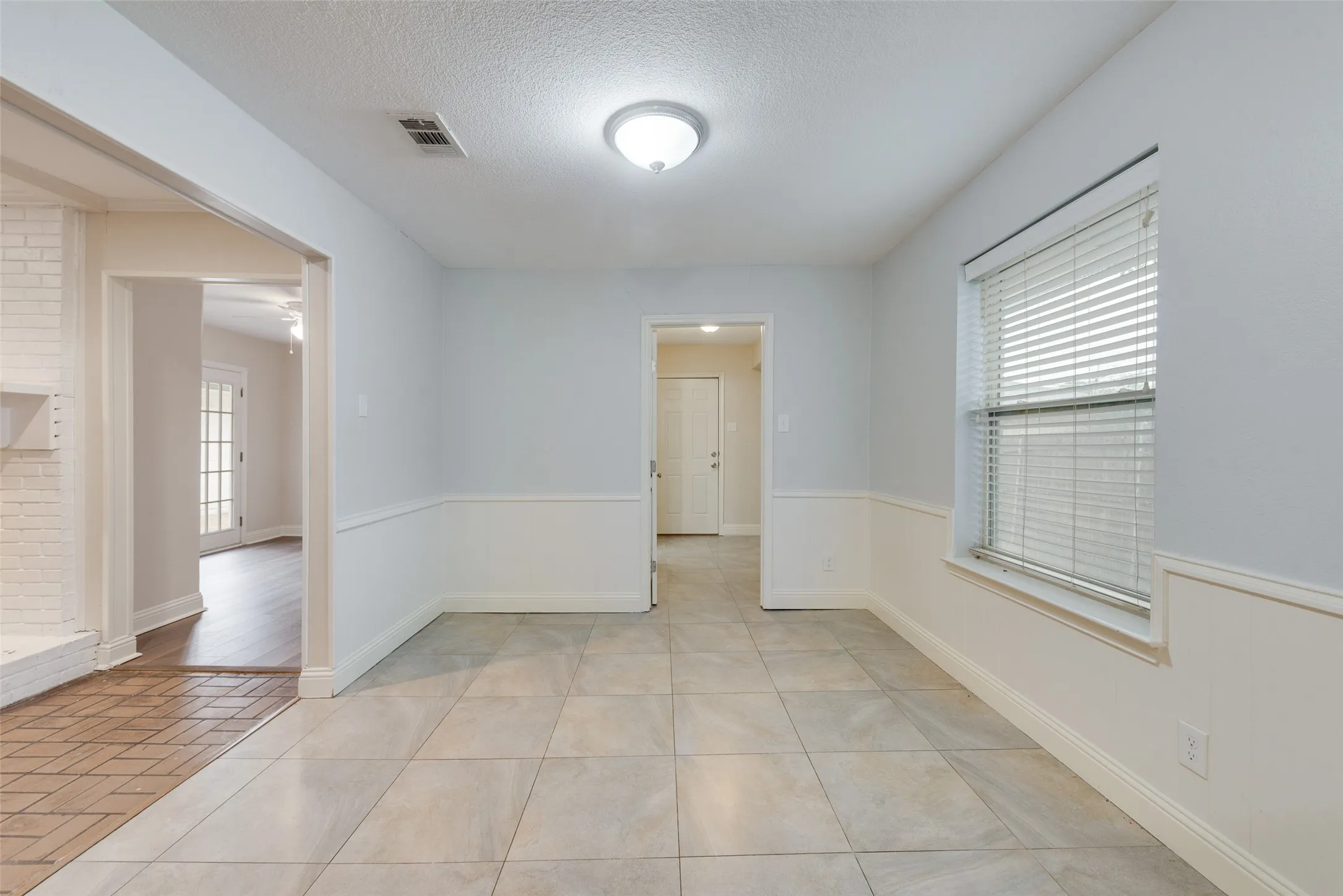 Triplex For Rent in Dallas County , 14722 Overview Drive, Dallas, Texas 75254, 3 Bedroom, 3 Bathroom, 2 Garage spaces, 2,091 Sqft, built in 1968, mls#21320432, Real Estate Agent in Dallas, Homes For Rent in Dallas county, Homes For Rent in Dallas, Realtor in Dallas Texas, Real Estate Brokerage Independent Realty Texas, Luminita Cordes Realtor