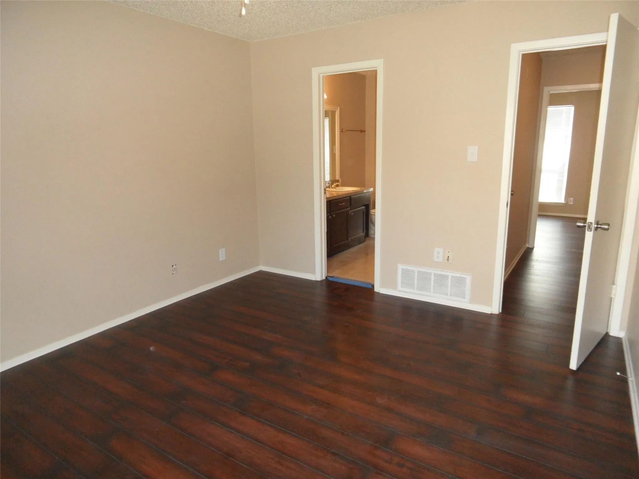 Quadruplex For Sale in Tarrant County , 3732 Bonnie Drive, Fort Worth, Texas 76116, 8 Bedroom, 8 Bathroom, Garage spaces, 0 Sqft, built in 1982, mls#21320441, Real Estate Agent in Fort Worth, Homes For Sale in Tarrant county, Homes For Sale in Fort Worth, Realtor in Fort Worth Texas, Real Estate Brokerage Independent Realty Texas, Luminita Cordes Realtor
