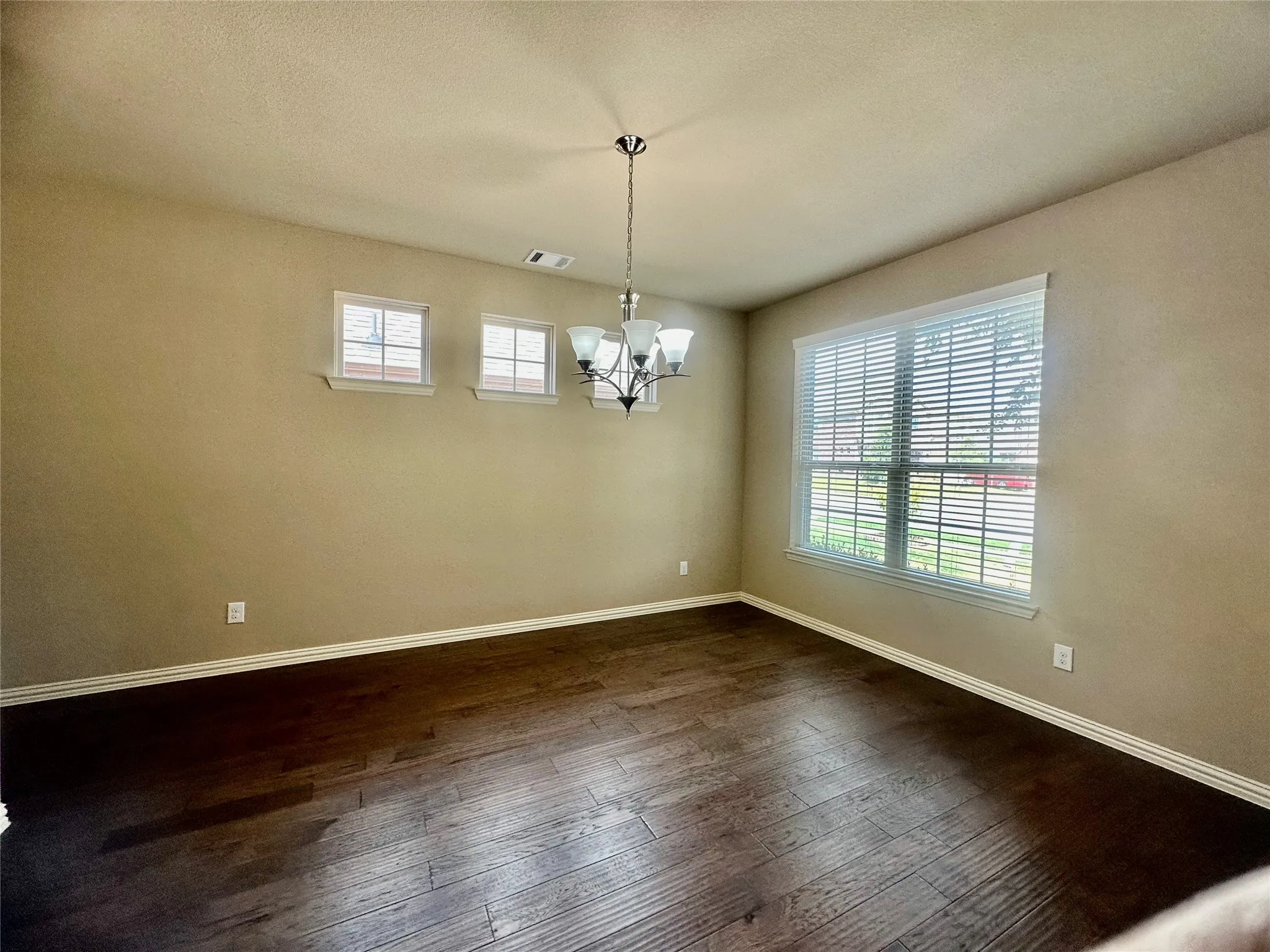 Single Family Residence For Rent in Collin County , 4001 Muscadine Drive, Mc Kinney, Texas 75071, 4 Bedroom, 4 Bathroom, 2 Garage spaces, 3,395 Sqft, built in 2016, mls#21320447, Real Estate Agent in Mc Kinney, Homes For Rent in Collin county, Homes For Rent in Mc Kinney, Realtor in Mc Kinney Texas, Real Estate Brokerage Independent Realty Texas, Luminita Cordes Realtor