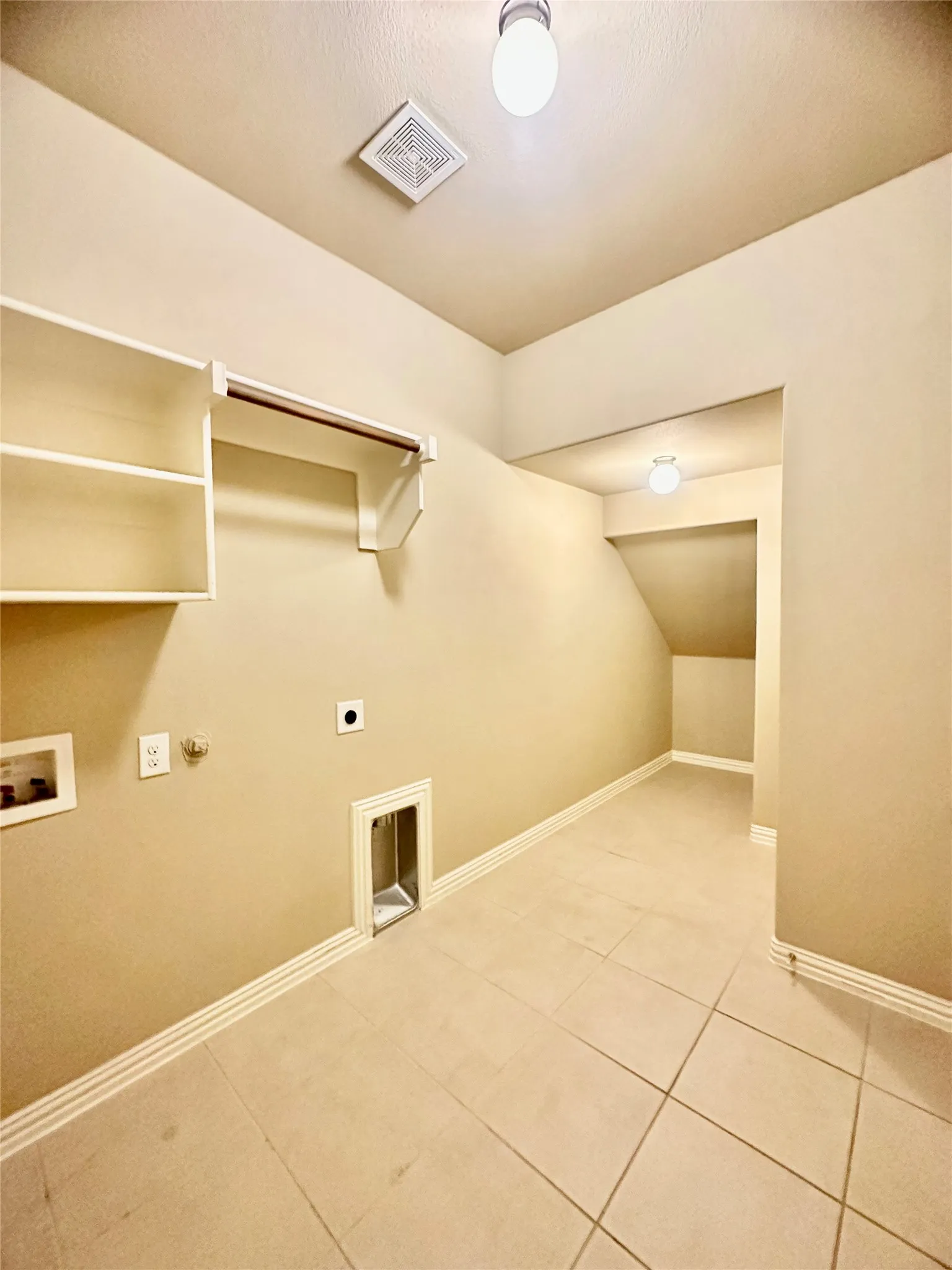 Single Family Residence For Rent in Collin County , 4001 Muscadine Drive, Mc Kinney, Texas 75071, 4 Bedroom, 4 Bathroom, 2 Garage spaces, 3,395 Sqft, built in 2016, mls#21320447, Real Estate Agent in Mc Kinney, Homes For Rent in Collin county, Homes For Rent in Mc Kinney, Realtor in Mc Kinney Texas, Real Estate Brokerage Independent Realty Texas, Luminita Cordes Realtor