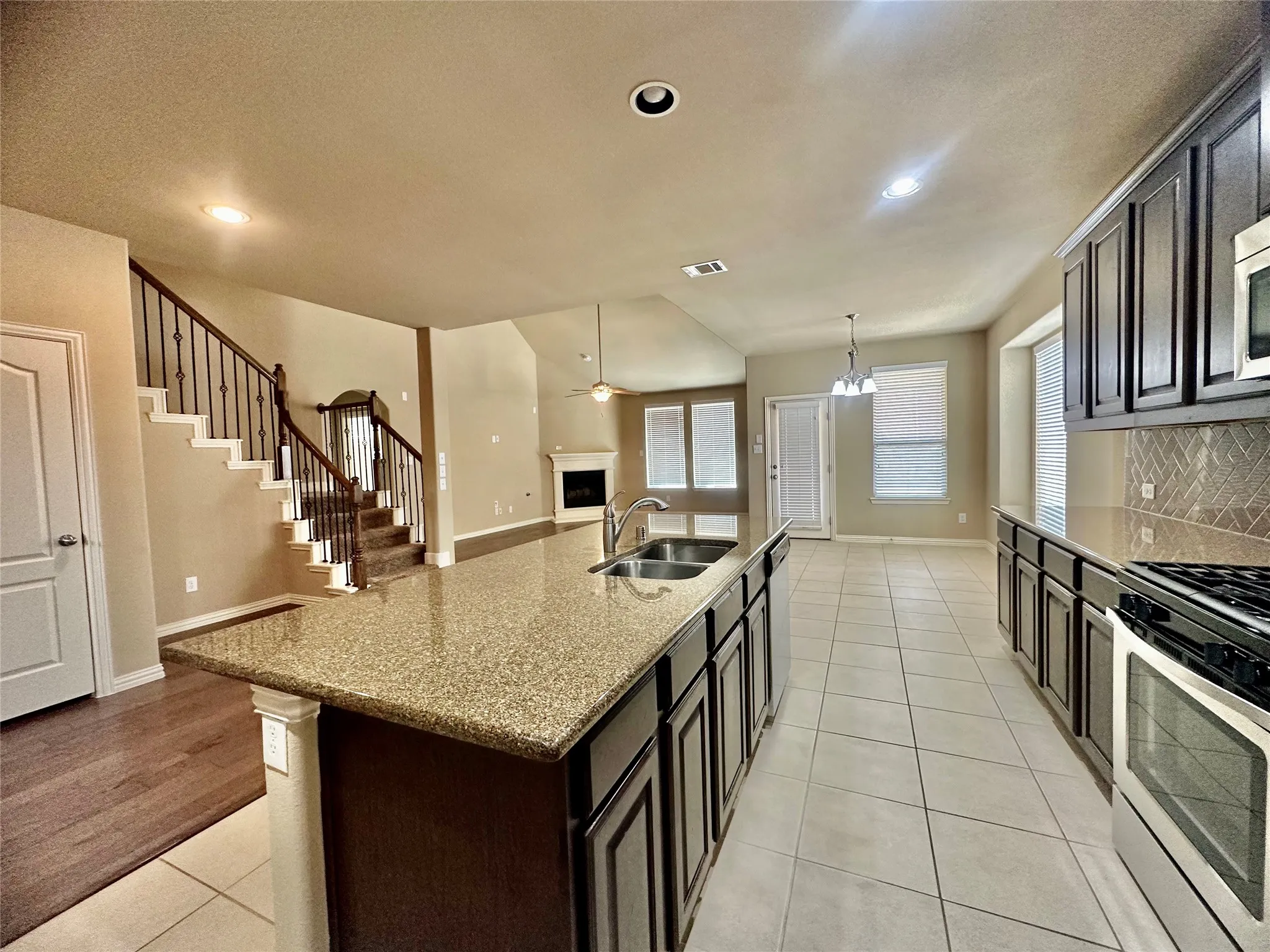 Single Family Residence For Rent in Collin County , 4001 Muscadine Drive, Mc Kinney, Texas 75071, 4 Bedroom, 4 Bathroom, 2 Garage spaces, 3,395 Sqft, built in 2016, mls#21320447, Real Estate Agent in Mc Kinney, Homes For Rent in Collin county, Homes For Rent in Mc Kinney, Realtor in Mc Kinney Texas, Real Estate Brokerage Independent Realty Texas, Luminita Cordes Realtor