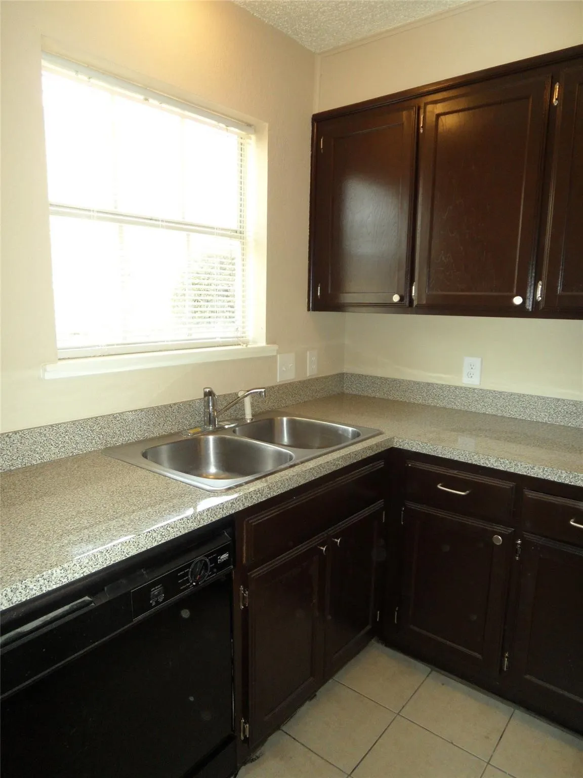 Quadruplex For Sale in Tarrant County , 3736 Bonnie Drive, Fort Worth, Texas 76116, 8 Bedroom, 8 Bathroom, Garage spaces, 0 Sqft, built in 1982, mls#21320448, Real Estate Agent in Fort Worth, Homes For Sale in Tarrant county, Homes For Sale in Fort Worth, Realtor in Fort Worth Texas, Real Estate Brokerage Independent Realty Texas, Luminita Cordes Realtor