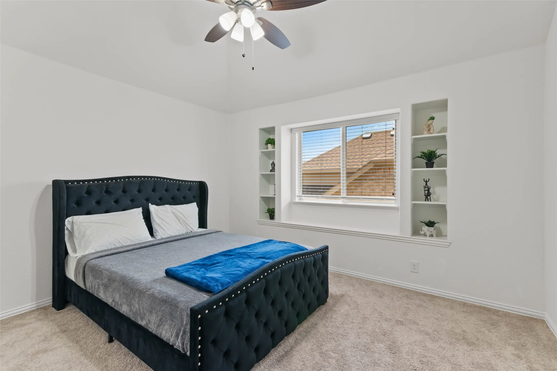 Single Family Residence For Sale in Denton County , 7308 Bird Cherry Lane, Little Elm, Texas 76227, 4 Bedroom, 4 Bathroom, 2 Garage spaces, 3,431 Sqft, built in 2022, mls#21320354, Real Estate Agent in Little Elm, Homes For Sale in Denton county, Homes For Sale in Little Elm, Realtor in Little Elm Texas, Real Estate Brokerage Independent Realty Texas, Luminita Cordes Realtor