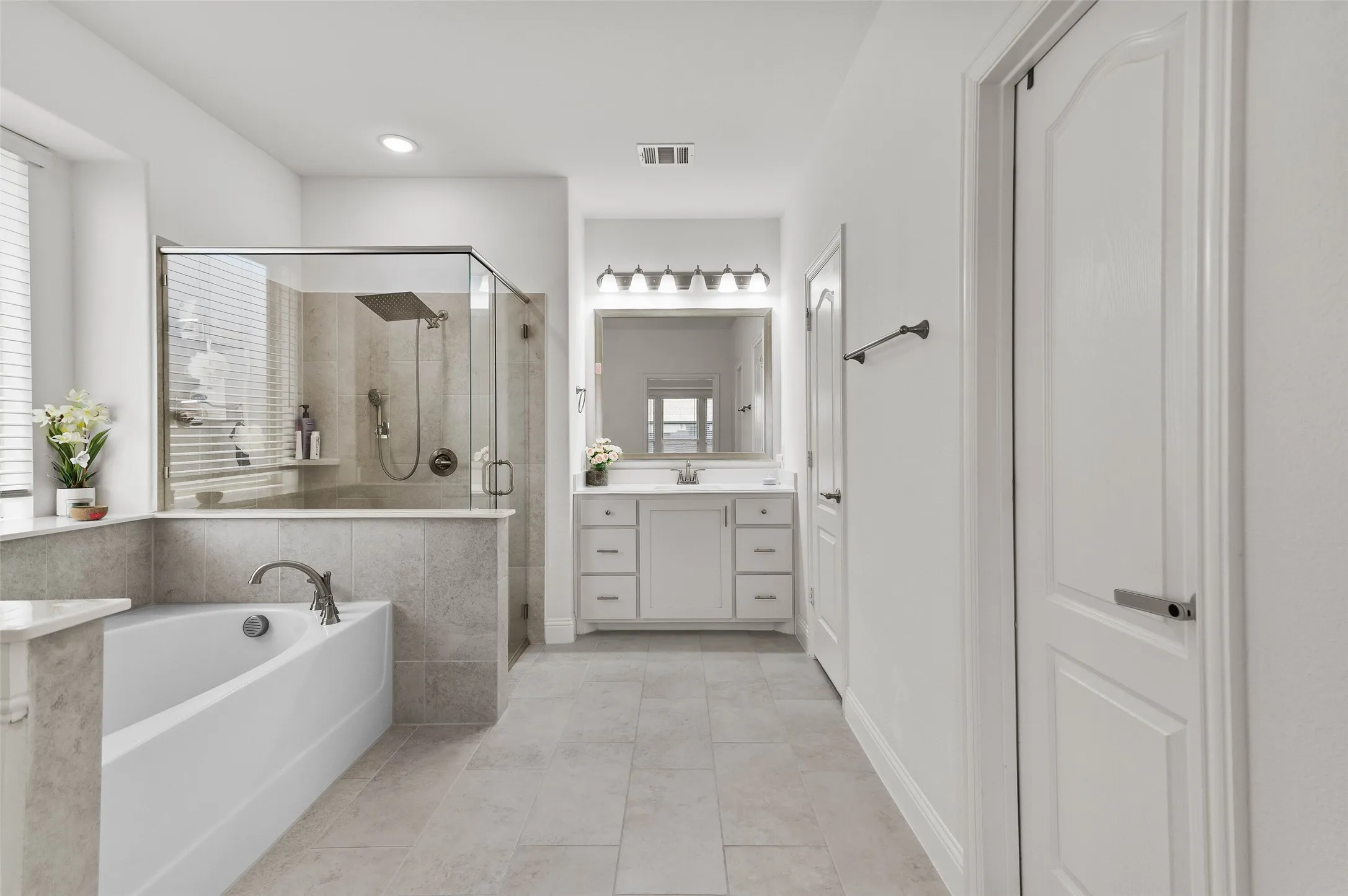 Single Family Residence For Sale in Denton County , 7308 Bird Cherry Lane, Little Elm, Texas 76227, 4 Bedroom, 4 Bathroom, 2 Garage spaces, 3,431 Sqft, built in 2022, mls#21320354, Real Estate Agent in Little Elm, Homes For Sale in Denton county, Homes For Sale in Little Elm, Realtor in Little Elm Texas, Real Estate Brokerage Independent Realty Texas, Luminita Cordes Realtor