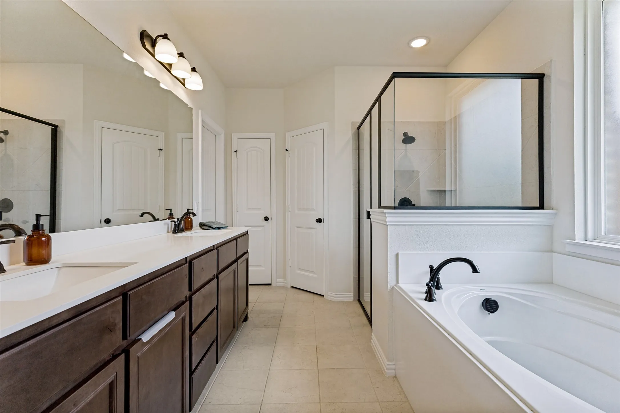 Single Family Residence For Sale in Tarrant County , 1933 Dione Place, Haslet, Texas 76052, 5 Bedroom, 4 Bathroom, 3 Garage spaces, 2,891 Sqft, built in 2022, mls#21320196, Real Estate Agent in Haslet, Homes For Sale in Tarrant county, Homes For Sale in Haslet, Realtor in Haslet Texas, Real Estate Brokerage Independent Realty Texas, Luminita Cordes Realtor