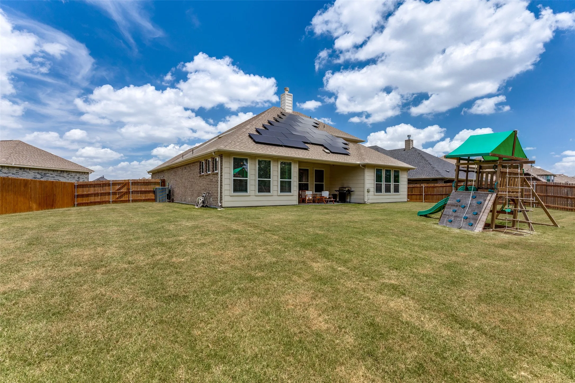 Single Family Residence For Sale in Tarrant County , 1933 Dione Place, Haslet, Texas 76052, 5 Bedroom, 4 Bathroom, 3 Garage spaces, 2,891 Sqft, built in 2022, mls#21320196, Real Estate Agent in Haslet, Homes For Sale in Tarrant county, Homes For Sale in Haslet, Realtor in Haslet Texas, Real Estate Brokerage Independent Realty Texas, Luminita Cordes Realtor