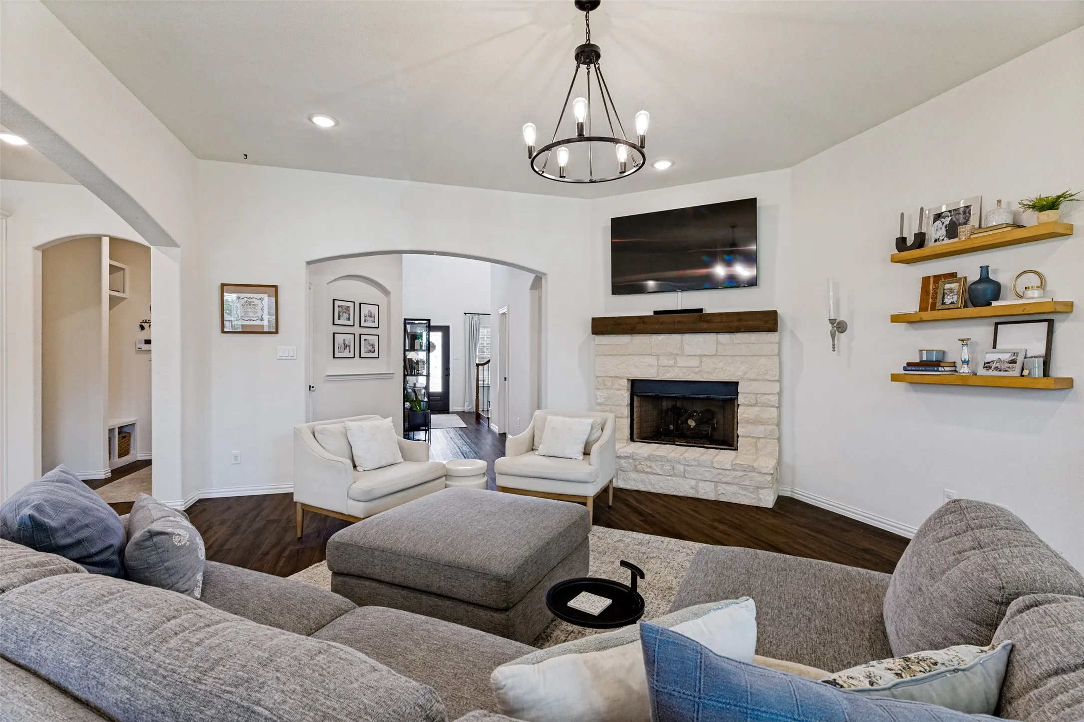 Single Family Residence For Sale in Tarrant County , 1933 Dione Place, Haslet, Texas 76052, 5 Bedroom, 4 Bathroom, 3 Garage spaces, 2,891 Sqft, built in 2022, mls#21320196, Real Estate Agent in Haslet, Homes For Sale in Tarrant county, Homes For Sale in Haslet, Realtor in Haslet Texas, Real Estate Brokerage Independent Realty Texas, Luminita Cordes Realtor