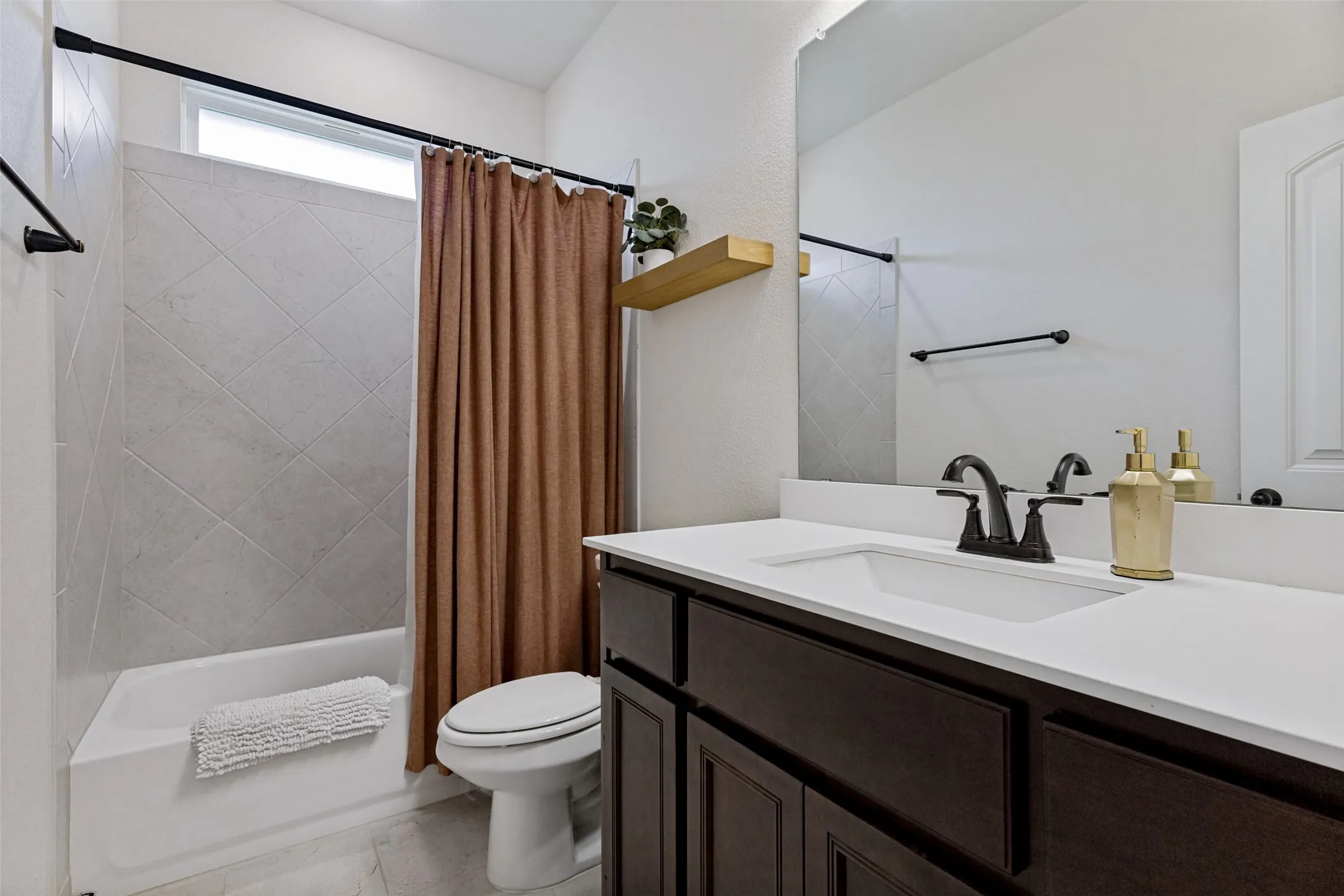 Single Family Residence For Sale in Tarrant County , 1933 Dione Place, Haslet, Texas 76052, 5 Bedroom, 4 Bathroom, 3 Garage spaces, 2,891 Sqft, built in 2022, mls#21320196, Real Estate Agent in Haslet, Homes For Sale in Tarrant county, Homes For Sale in Haslet, Realtor in Haslet Texas, Real Estate Brokerage Independent Realty Texas, Luminita Cordes Realtor