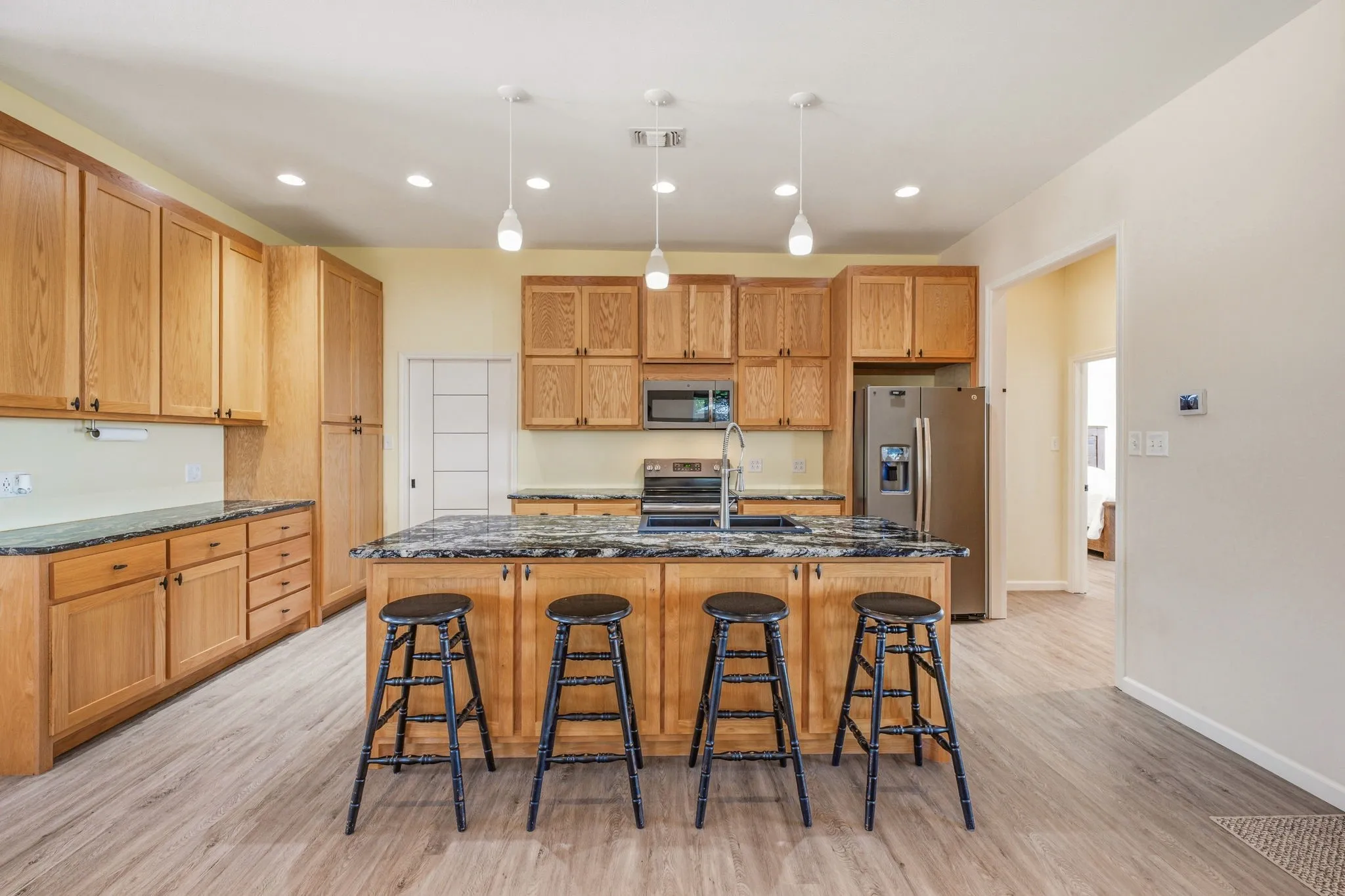 Single Family Residence For Sale in Hood County , 4323 Basswood Court, Granbury, Texas 76049, 2 Bedroom, 4 Bathroom, 2 Garage spaces, 1,500 Sqft, built in 2016, mls#21320423, Real Estate Agent in Granbury, Homes For Sale in Hood county, Homes For Sale in Granbury, Realtor in Granbury Texas, Real Estate Brokerage Independent Realty Texas, Luminita Cordes Realtor