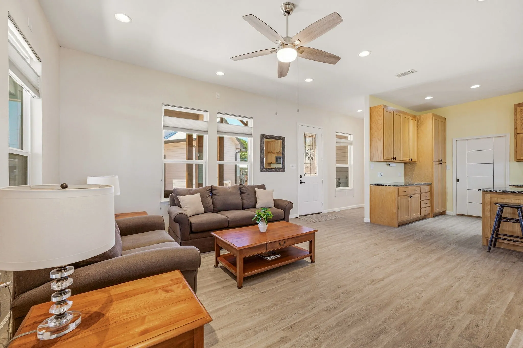Single Family Residence For Sale in Hood County , 4323 Basswood Court, Granbury, Texas 76049, 2 Bedroom, 4 Bathroom, 2 Garage spaces, 1,500 Sqft, built in 2016, mls#21320423, Real Estate Agent in Granbury, Homes For Sale in Hood county, Homes For Sale in Granbury, Realtor in Granbury Texas, Real Estate Brokerage Independent Realty Texas, Luminita Cordes Realtor