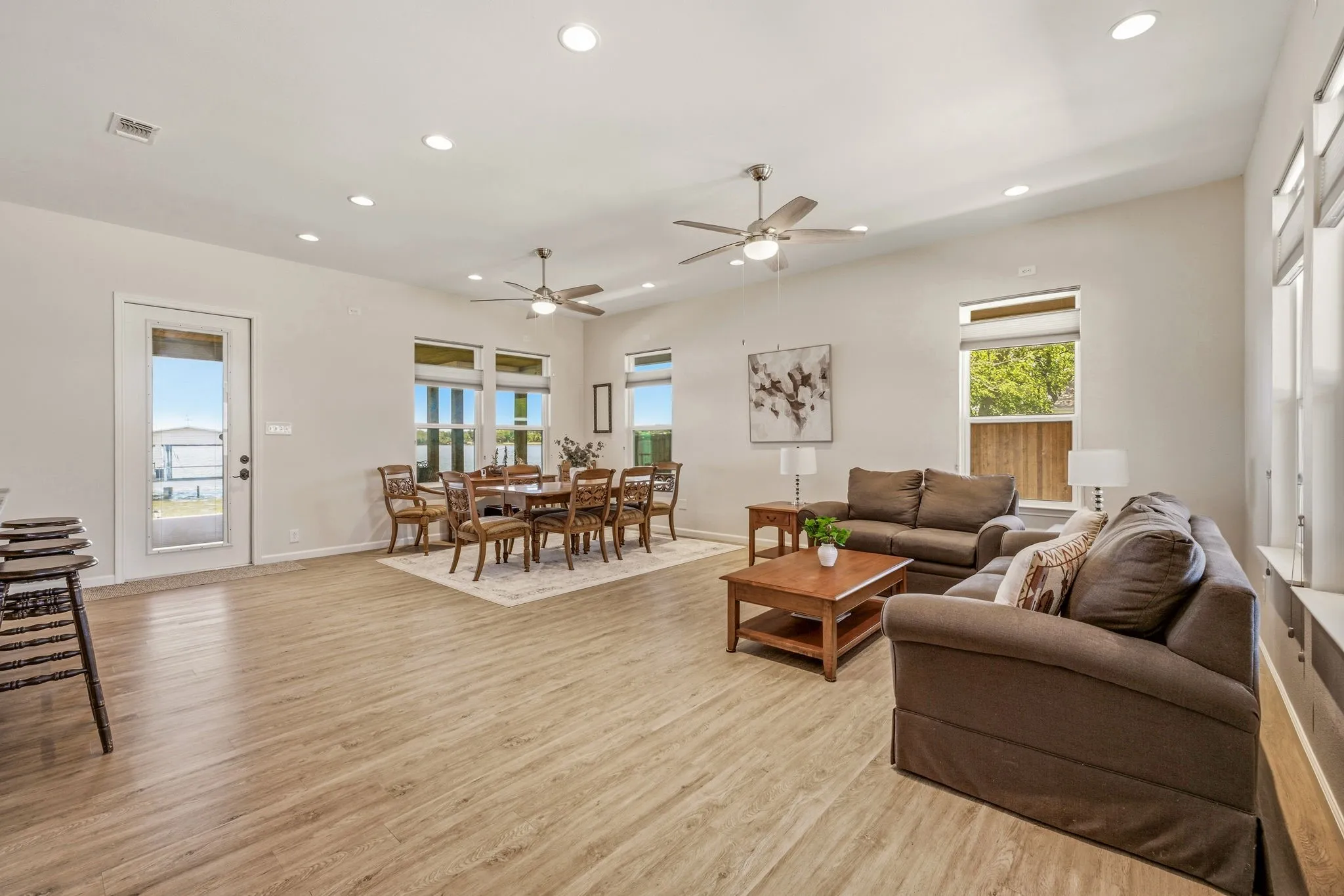 Single Family Residence For Sale in Hood County , 4323 Basswood Court, Granbury, Texas 76049, 2 Bedroom, 4 Bathroom, 2 Garage spaces, 1,500 Sqft, built in 2016, mls#21320423, Real Estate Agent in Granbury, Homes For Sale in Hood county, Homes For Sale in Granbury, Realtor in Granbury Texas, Real Estate Brokerage Independent Realty Texas, Luminita Cordes Realtor