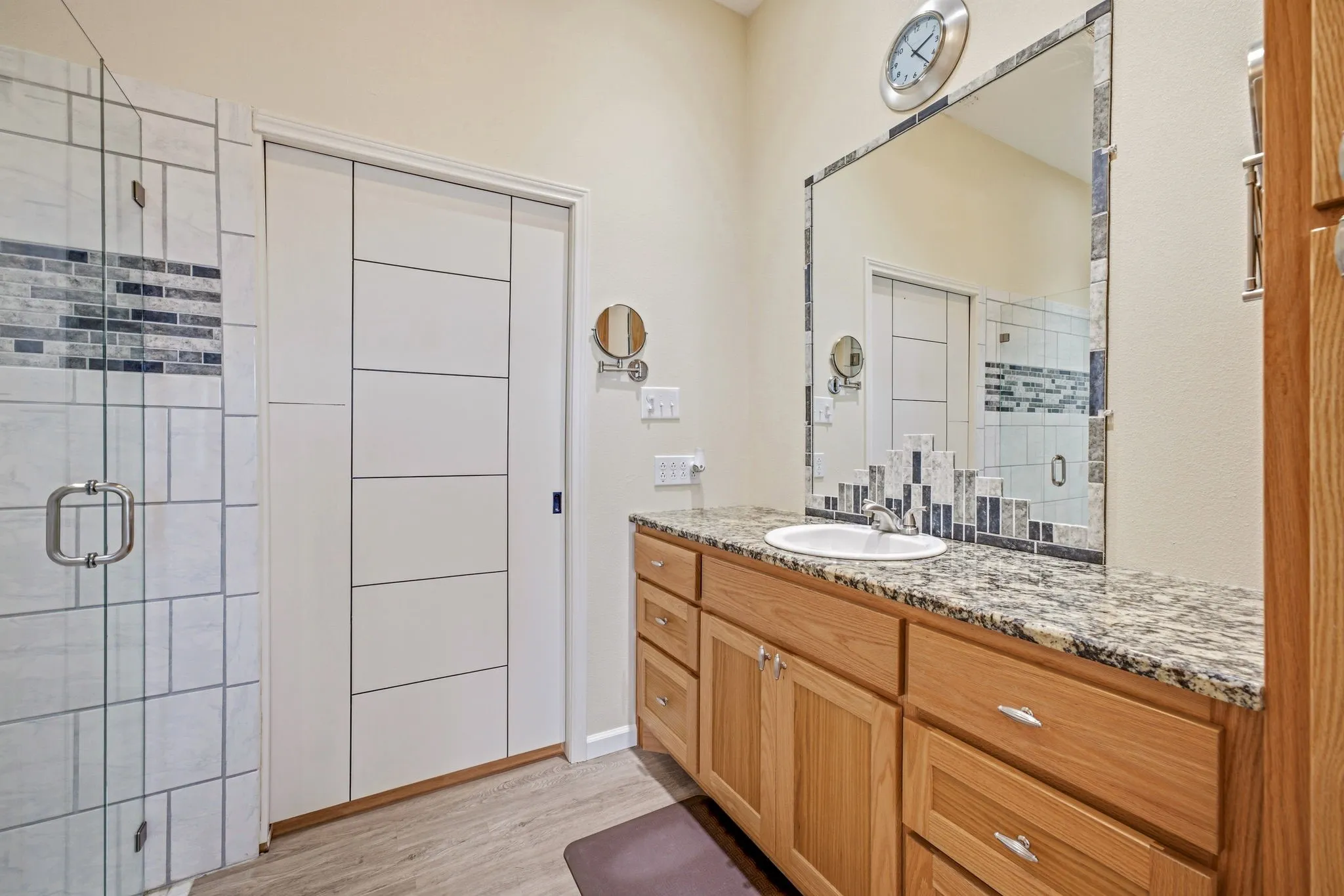 Single Family Residence For Sale in Hood County , 4323 Basswood Court, Granbury, Texas 76049, 2 Bedroom, 4 Bathroom, 2 Garage spaces, 1,500 Sqft, built in 2016, mls#21320423, Real Estate Agent in Granbury, Homes For Sale in Hood county, Homes For Sale in Granbury, Realtor in Granbury Texas, Real Estate Brokerage Independent Realty Texas, Luminita Cordes Realtor