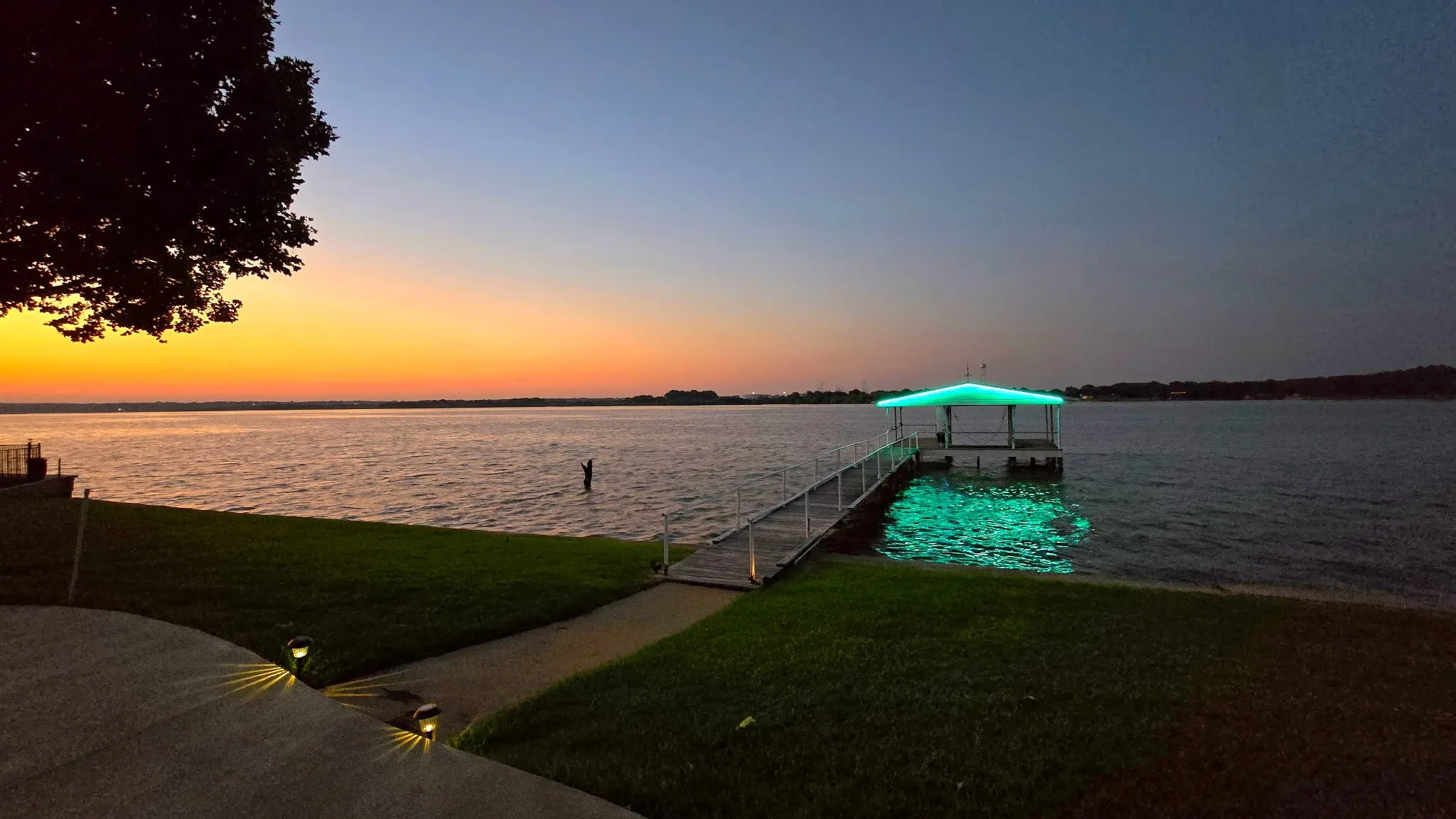 Single Family Residence For Sale in Hood County , 4323 Basswood Court, Granbury, Texas 76049, 2 Bedroom, 4 Bathroom, 2 Garage spaces, 1,500 Sqft, built in 2016, mls#21320423, Real Estate Agent in Granbury, Homes For Sale in Hood county, Homes For Sale in Granbury, Realtor in Granbury Texas, Real Estate Brokerage Independent Realty Texas, Luminita Cordes Realtor