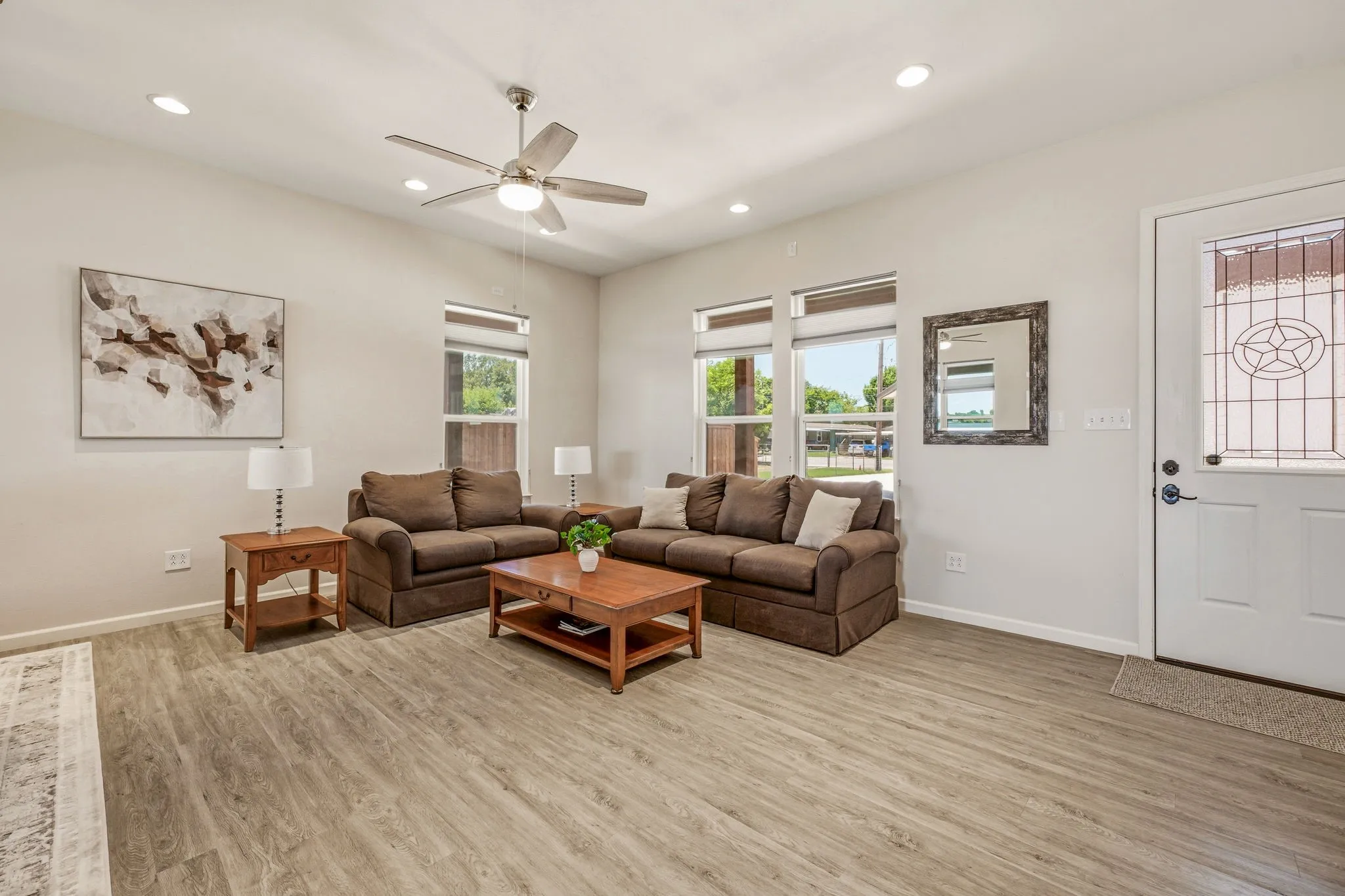 Single Family Residence For Sale in Hood County , 4323 Basswood Court, Granbury, Texas 76049, 2 Bedroom, 4 Bathroom, 2 Garage spaces, 1,500 Sqft, built in 2016, mls#21320423, Real Estate Agent in Granbury, Homes For Sale in Hood county, Homes For Sale in Granbury, Realtor in Granbury Texas, Real Estate Brokerage Independent Realty Texas, Luminita Cordes Realtor