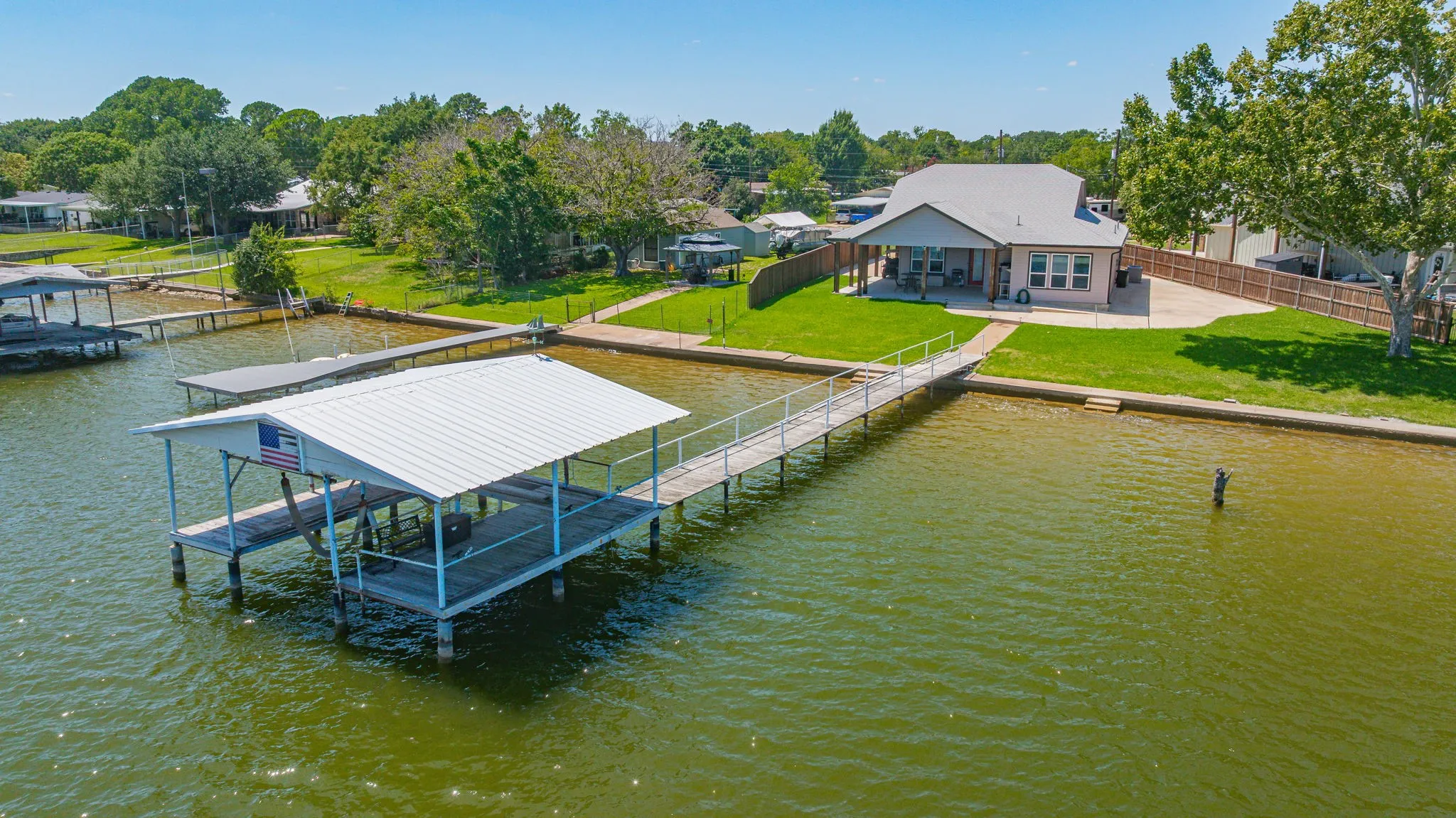 Single Family Residence For Sale in Hood County , 4323 Basswood Court, Granbury, Texas 76049, 2 Bedroom, 4 Bathroom, 2 Garage spaces, 1,500 Sqft, built in 2016, mls#21320423, Real Estate Agent in Granbury, Homes For Sale in Hood county, Homes For Sale in Granbury, Realtor in Granbury Texas, Real Estate Brokerage Independent Realty Texas, Luminita Cordes Realtor