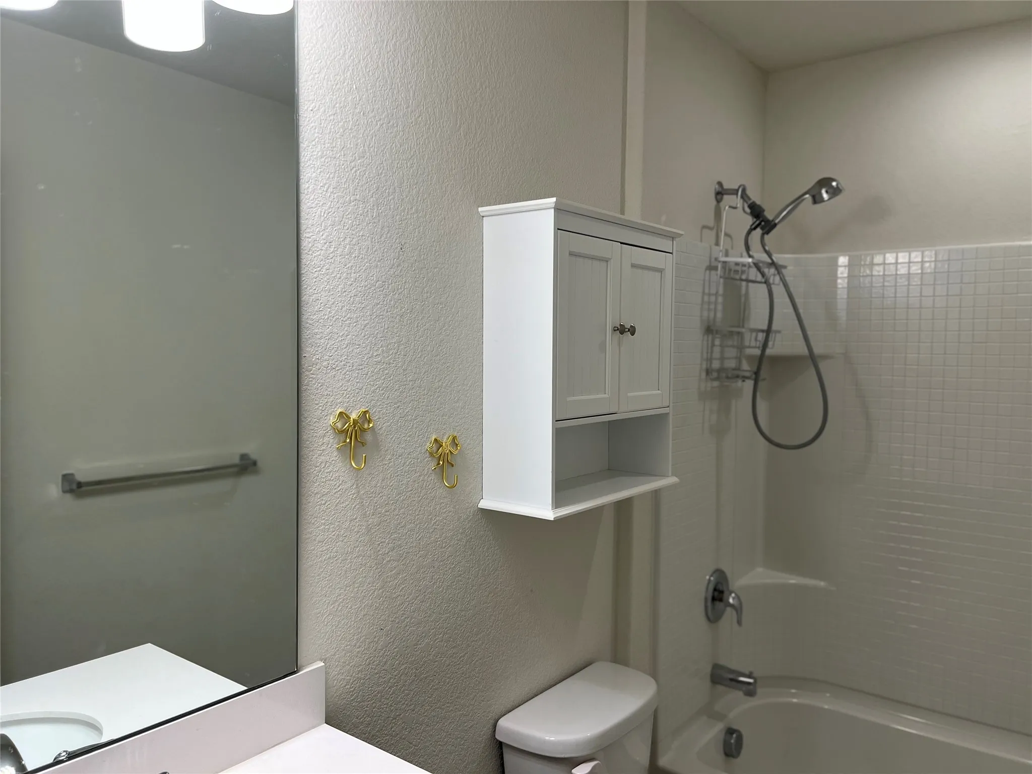 Second bathroom.