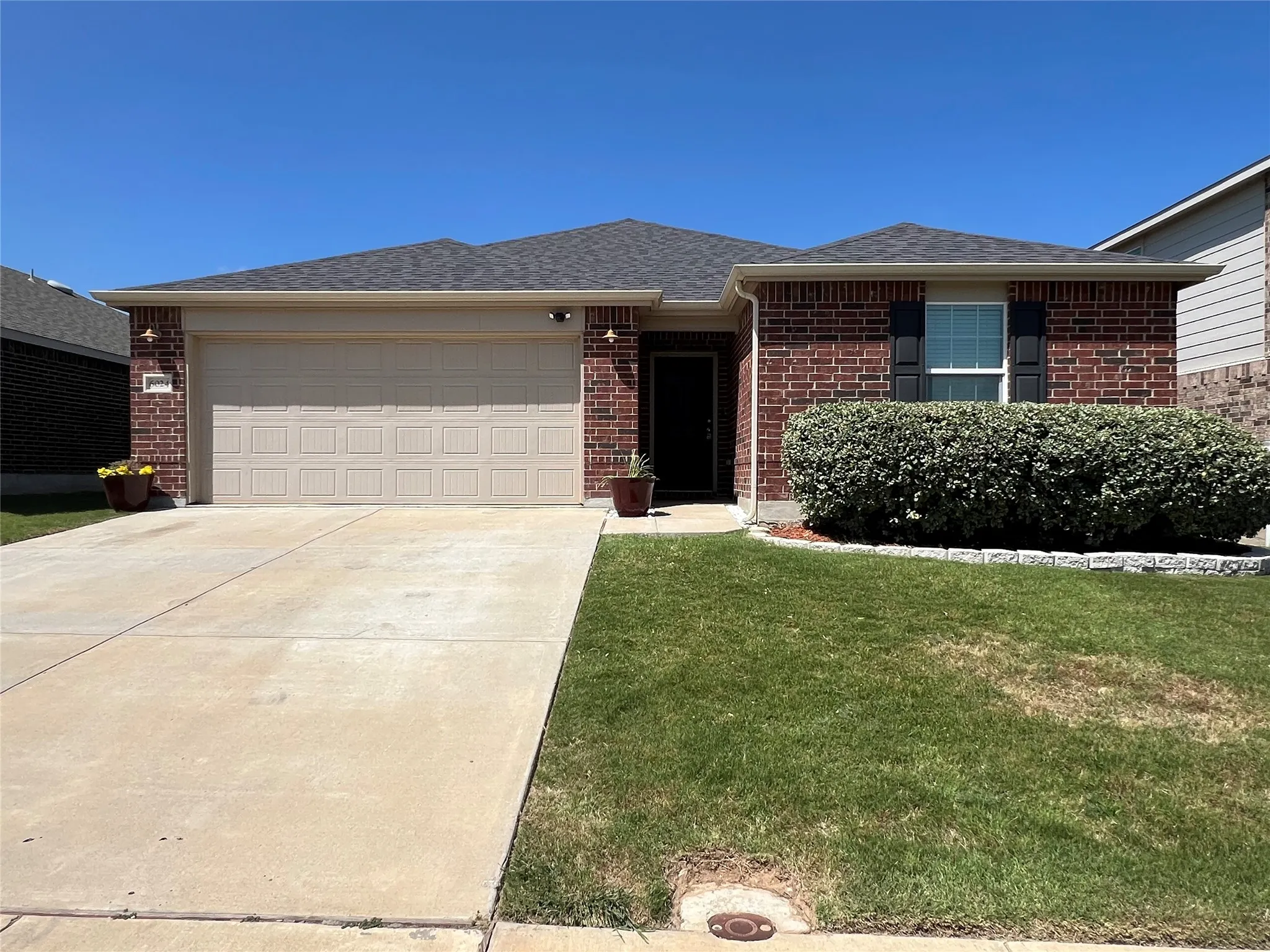 Single Family Residence For Rent in Tarrant County , 6024 Misty Breeze Drive, Fort Worth, Texas 76179, 3 Bedroom, 2 Bathroom, 2 Garage spaces, 1,431 Sqft, built in 2019, mls#21319948, Real Estate Agent in Fort Worth, Homes For Rent in Tarrant county, Homes For Rent in Fort Worth, Realtor in Fort Worth Texas, Real Estate Brokerage Independent Realty Texas, Luminita Cordes Realtor