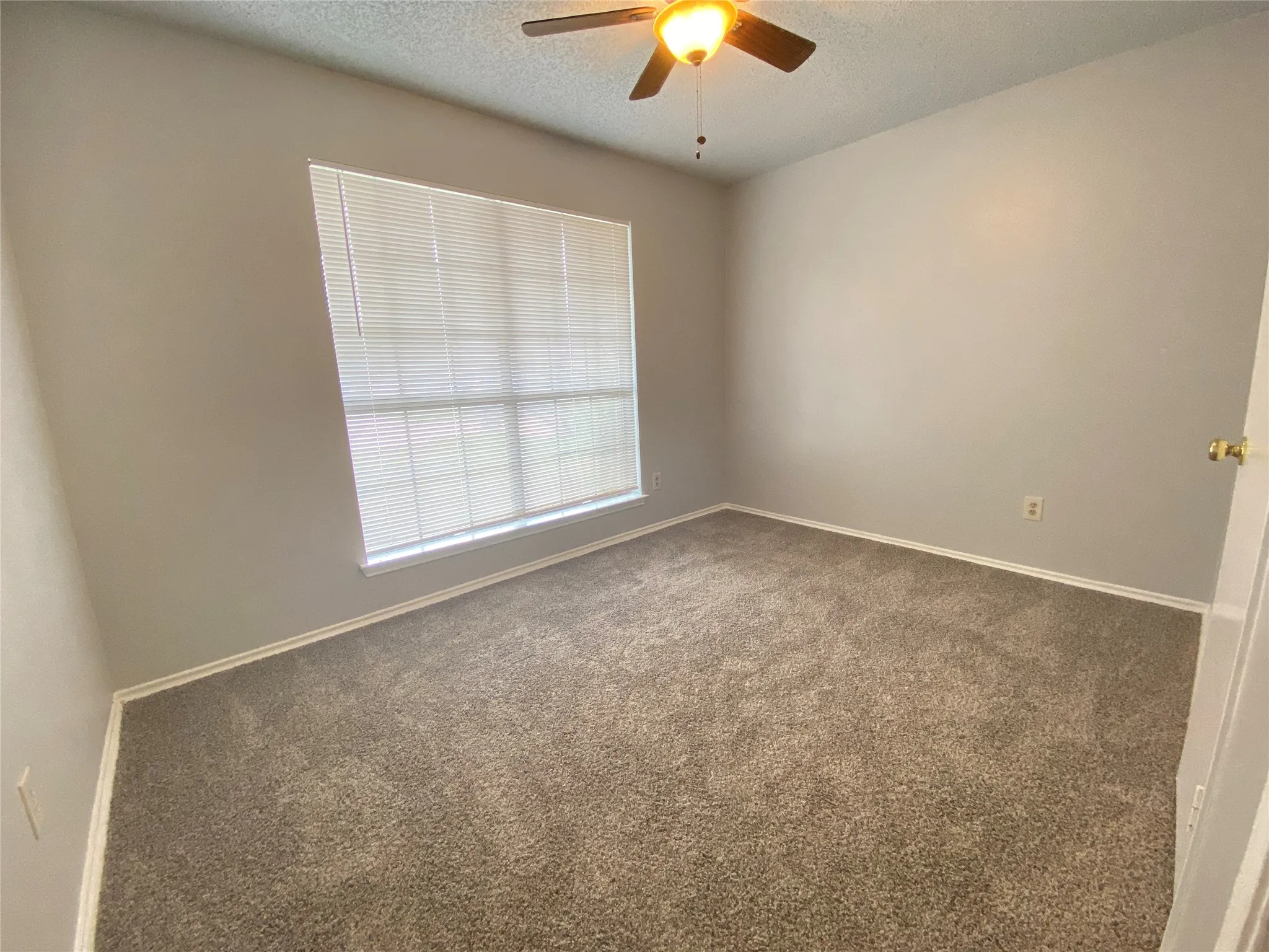 Single Family Residence For Rent in Tarrant County , 6101 Meadowside Trail, Arlington, Texas 76017, 3 Bedroom, 2 Bathroom, 2 Garage spaces, 1,522 Sqft, built in 1985, mls#21318497, Real Estate Agent in Arlington, Homes For Rent in Tarrant county, Homes For Rent in Arlington, Realtor in Arlington Texas, Real Estate Brokerage Independent Realty Texas, Luminita Cordes Realtor