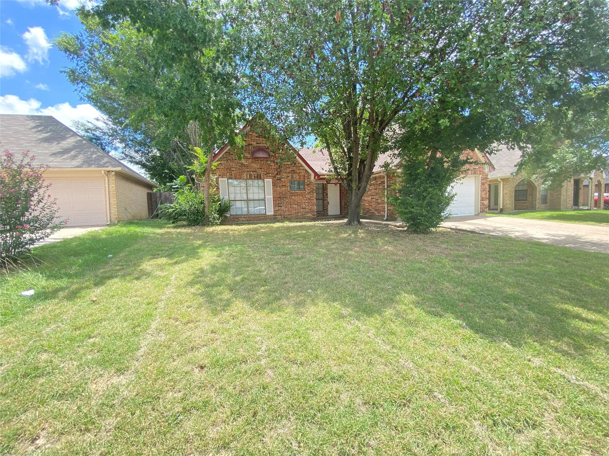 Single Family Residence For Rent in Tarrant County , 6101 Meadowside Trail, Arlington, Texas 76017, 3 Bedroom, 2 Bathroom, 2 Garage spaces, 1,522 Sqft, built in 1985, mls#21318497, Real Estate Agent in Arlington, Homes For Rent in Tarrant county, Homes For Rent in Arlington, Realtor in Arlington Texas, Real Estate Brokerage Independent Realty Texas, Luminita Cordes Realtor