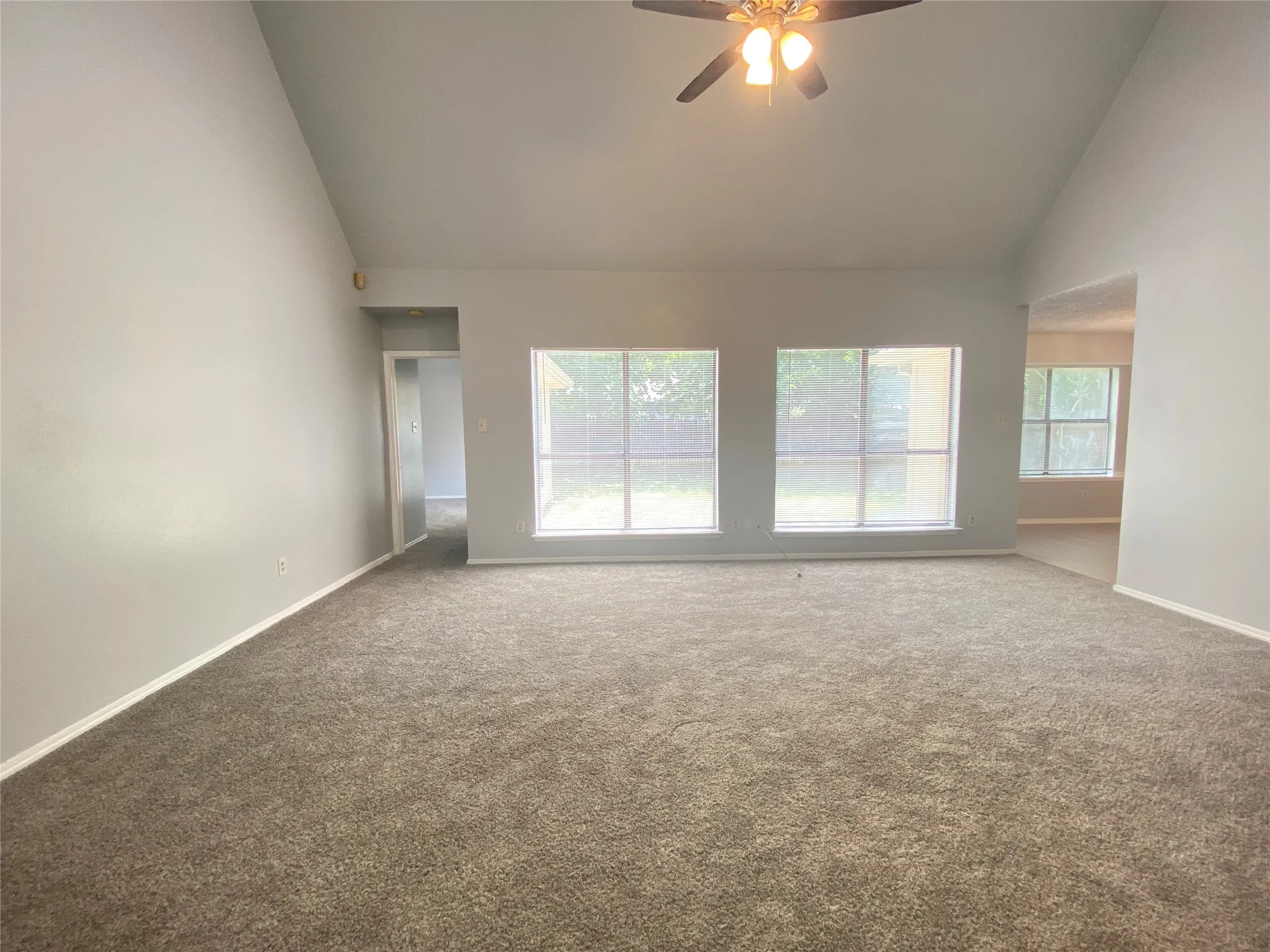 Single Family Residence For Rent in Tarrant County , 6101 Meadowside Trail, Arlington, Texas 76017, 3 Bedroom, 2 Bathroom, 2 Garage spaces, 1,522 Sqft, built in 1985, mls#21318497, Real Estate Agent in Arlington, Homes For Rent in Tarrant county, Homes For Rent in Arlington, Realtor in Arlington Texas, Real Estate Brokerage Independent Realty Texas, Luminita Cordes Realtor