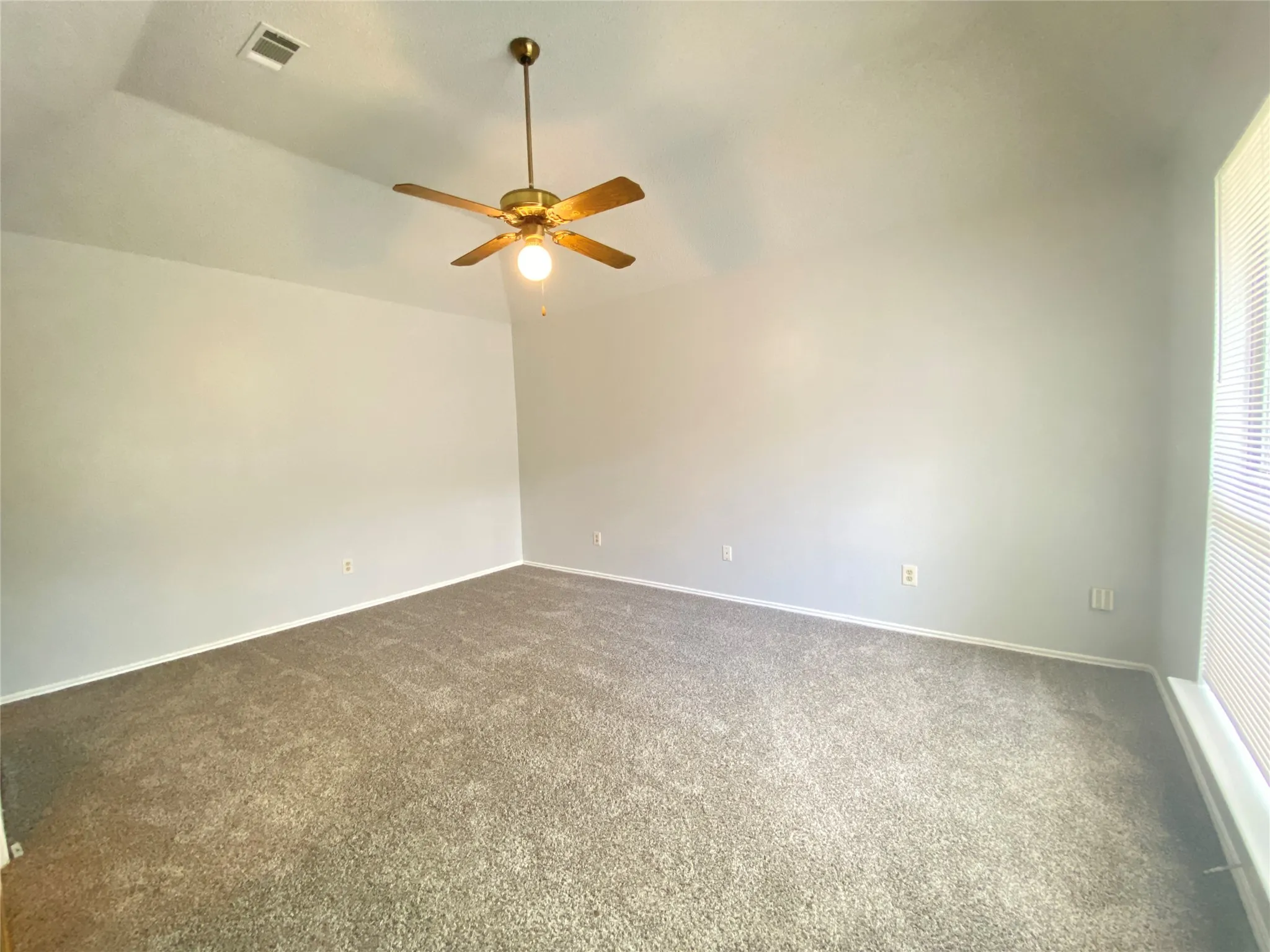Single Family Residence For Rent in Tarrant County , 6101 Meadowside Trail, Arlington, Texas 76017, 3 Bedroom, 2 Bathroom, 2 Garage spaces, 1,522 Sqft, built in 1985, mls#21318497, Real Estate Agent in Arlington, Homes For Rent in Tarrant county, Homes For Rent in Arlington, Realtor in Arlington Texas, Real Estate Brokerage Independent Realty Texas, Luminita Cordes Realtor