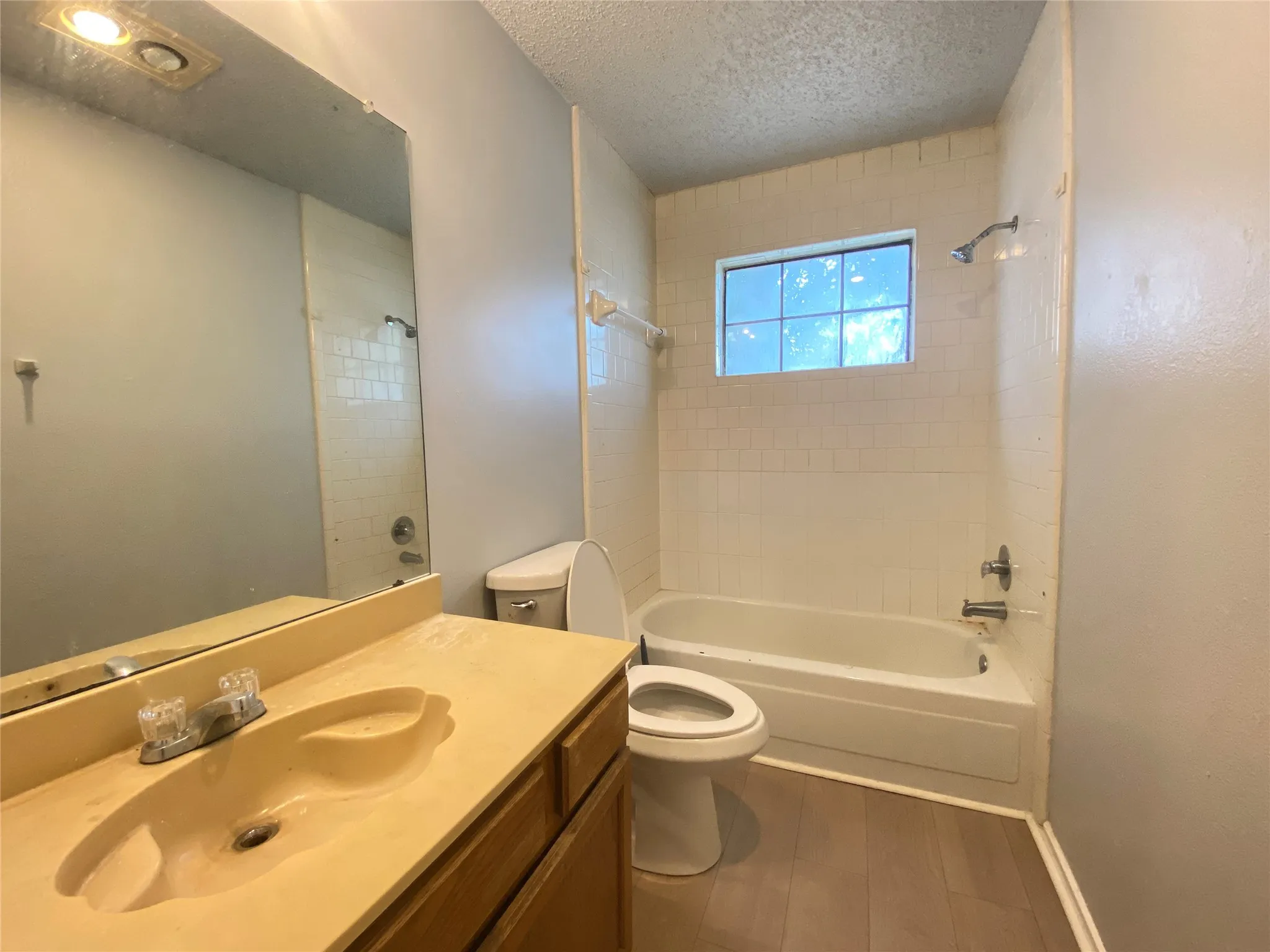 Single Family Residence For Rent in Tarrant County , 6101 Meadowside Trail, Arlington, Texas 76017, 3 Bedroom, 2 Bathroom, 2 Garage spaces, 1,522 Sqft, built in 1985, mls#21318497, Real Estate Agent in Arlington, Homes For Rent in Tarrant county, Homes For Rent in Arlington, Realtor in Arlington Texas, Real Estate Brokerage Independent Realty Texas, Luminita Cordes Realtor
