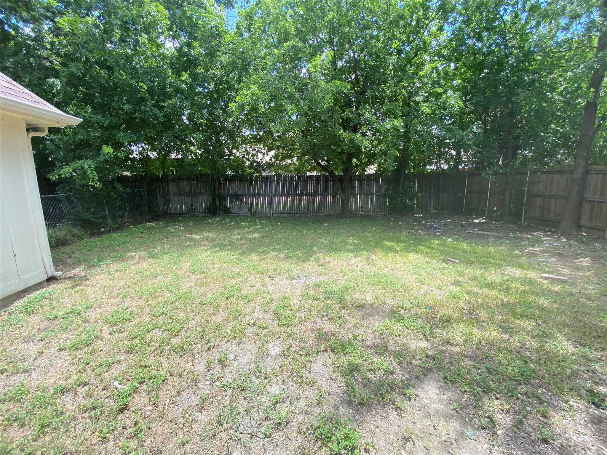 Single Family Residence For Rent in Tarrant County , 6101 Meadowside Trail, Arlington, Texas 76017, 3 Bedroom, 2 Bathroom, 2 Garage spaces, 1,522 Sqft, built in 1985, mls#21318497, Real Estate Agent in Arlington, Homes For Rent in Tarrant county, Homes For Rent in Arlington, Realtor in Arlington Texas, Real Estate Brokerage Independent Realty Texas, Luminita Cordes Realtor