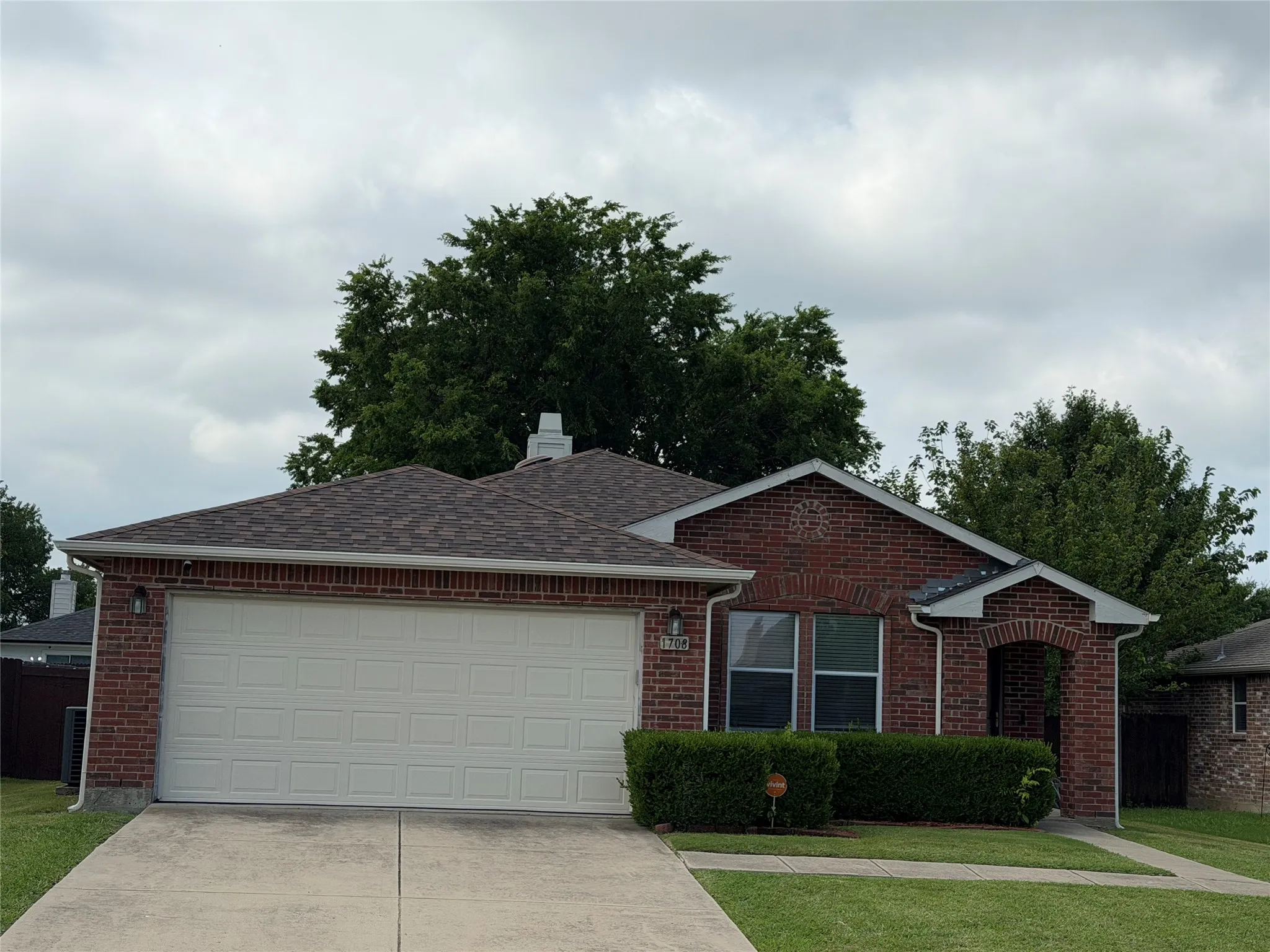 Single Family Residence For Sale in Denton County , 1708 Canyon Oaks Drive, Little Elm, Texas 75068, 3 Bedroom, 2 Bathroom, 2 Garage spaces, 1,507 Sqft, built in 2004, mls#21312426, Real Estate Agent in Little Elm, Homes For Sale in Denton county, Homes For Sale in Little Elm, Realtor in Little Elm Texas, Real Estate Brokerage Independent Realty Texas, Luminita Cordes Realtor